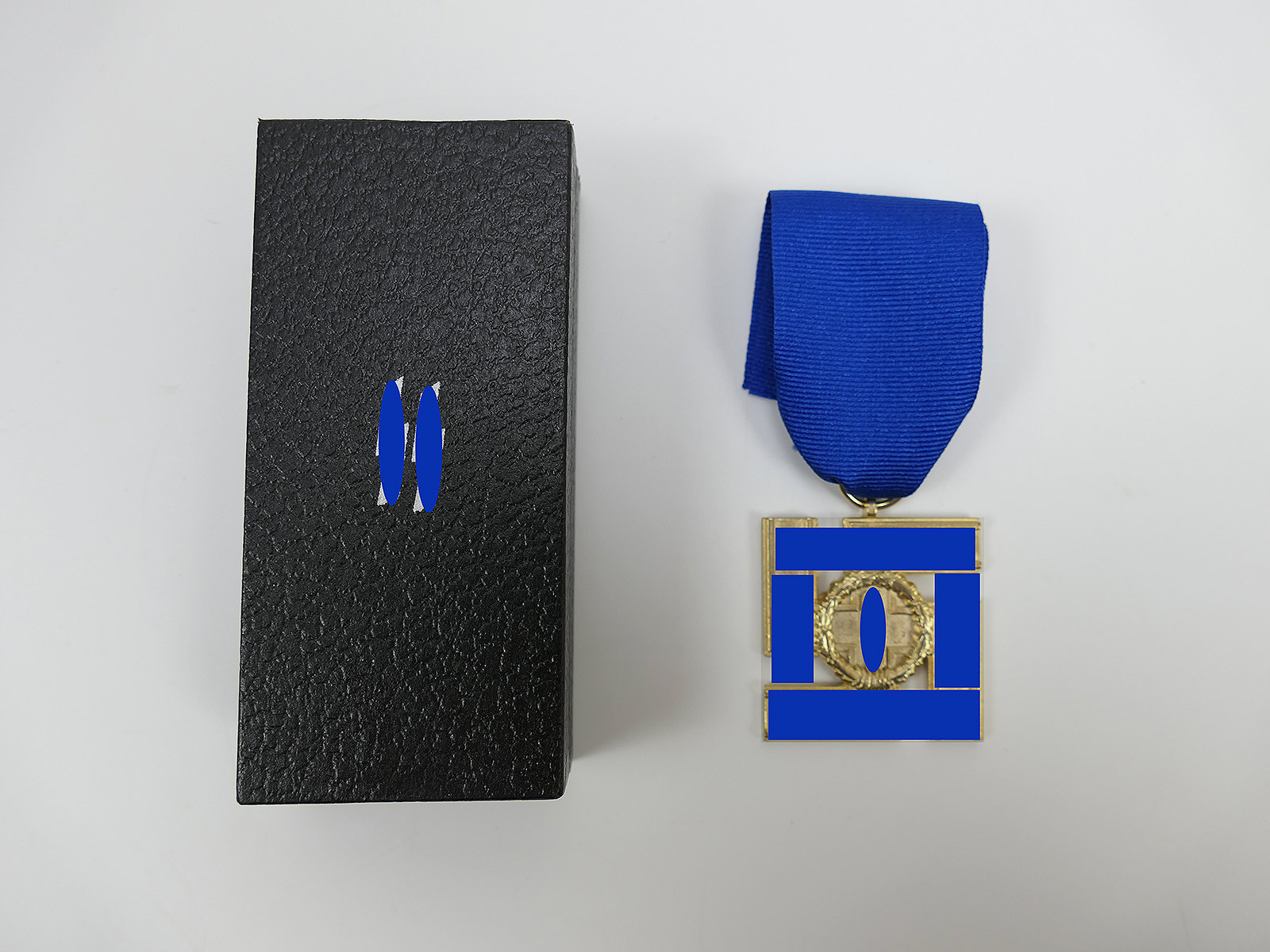 SS service award for 25 years of loyal service in the SS in a presentation case