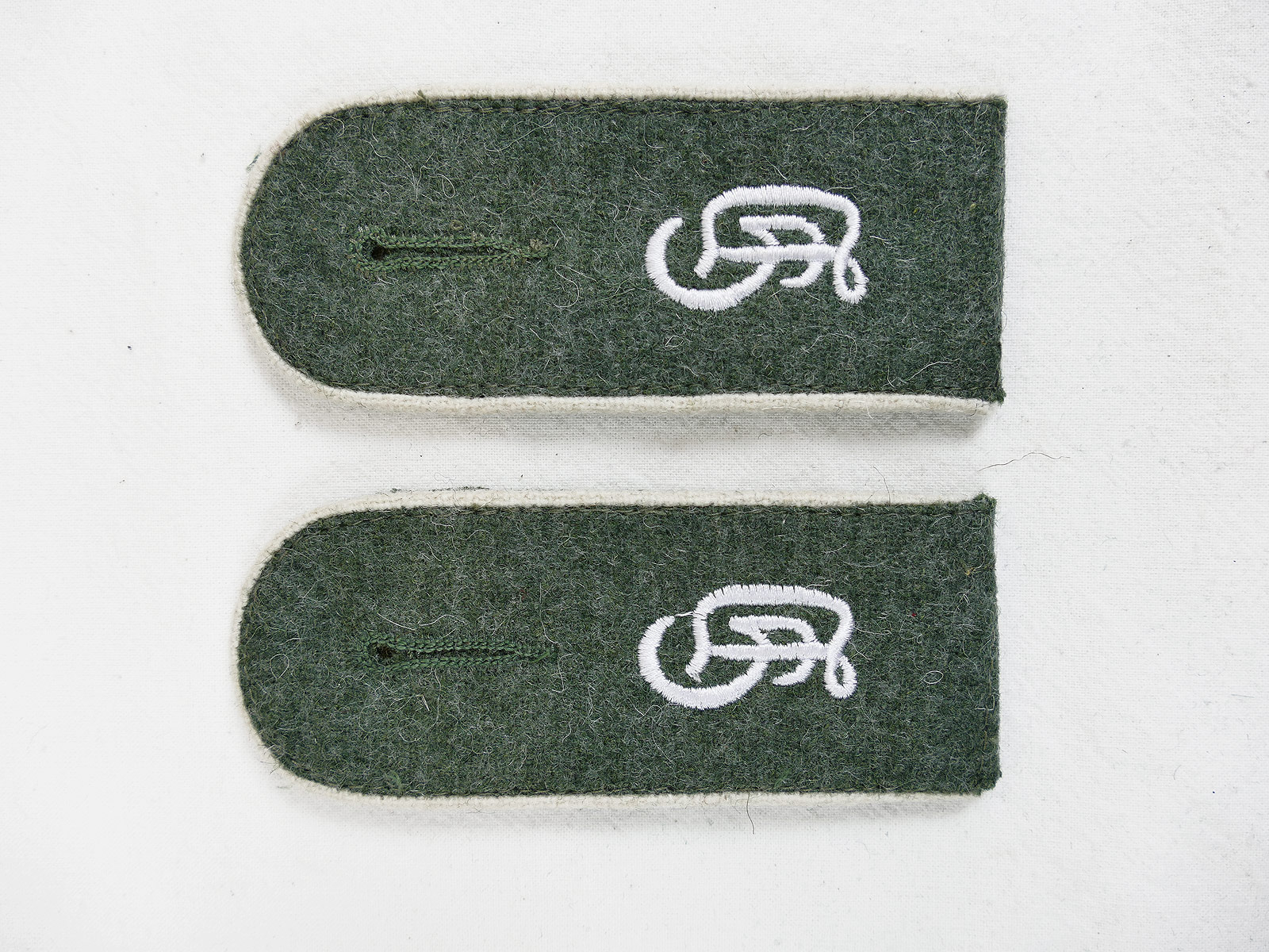 Wehrmacht pair epaulettes Großdeutschland GD Teams for field blouse M40
