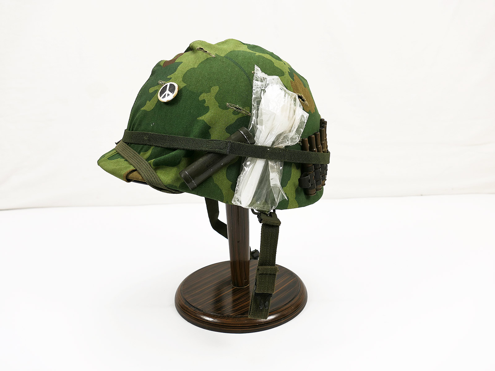 US M1 steel helmet Vietnam with Mitchell helmet cover helmet liner, accessories + belt piece