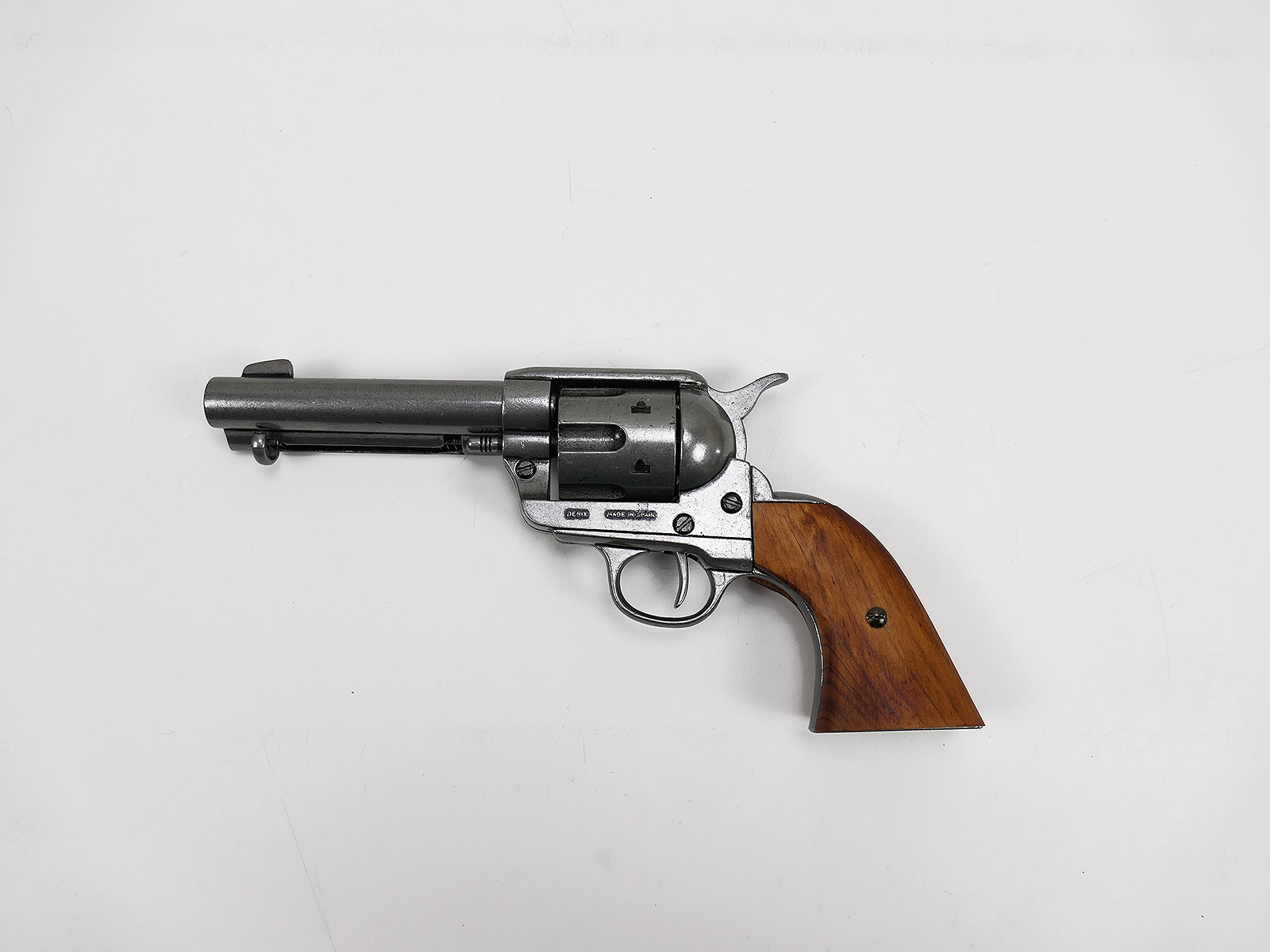 US Revolver .45 Caliber PEACEMAKER 1873 4,75" kurzer Lauf Deko Modell braune Holz Griffschalen