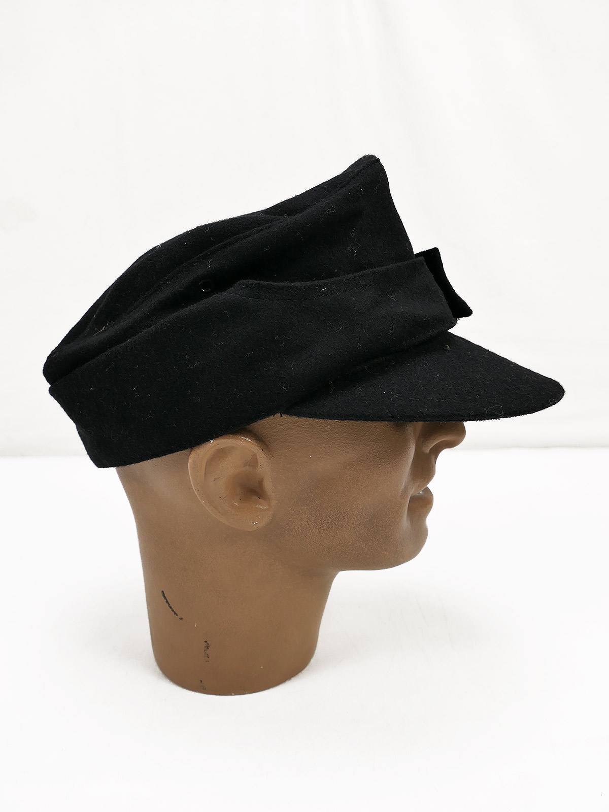 Wehrmacht M43 tank cap, M1943 field cap with trapezium-shaped insignia and cap eagle, size 57, denazified