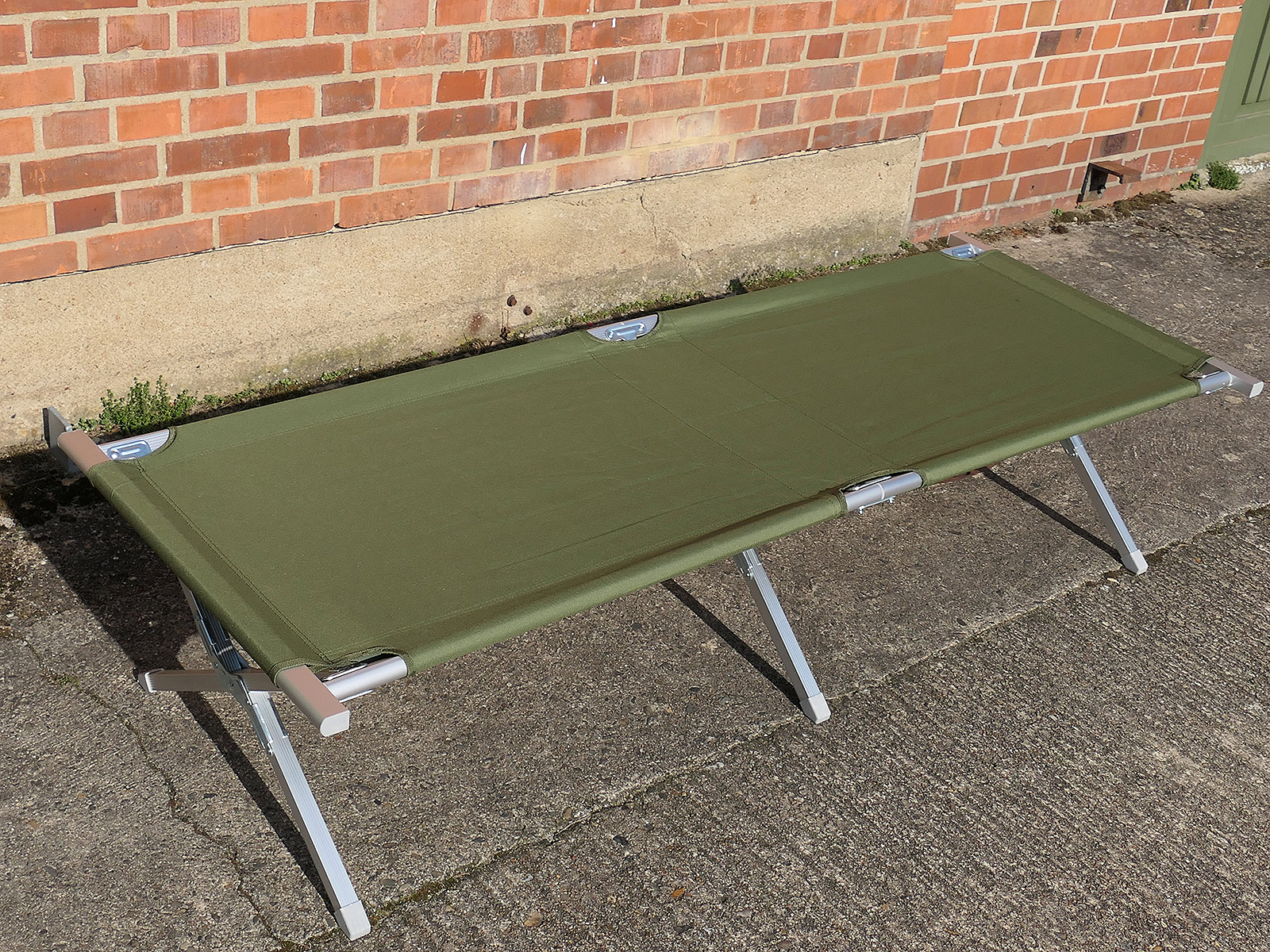 P1368237 Camp bed US Alu olive new folding bed