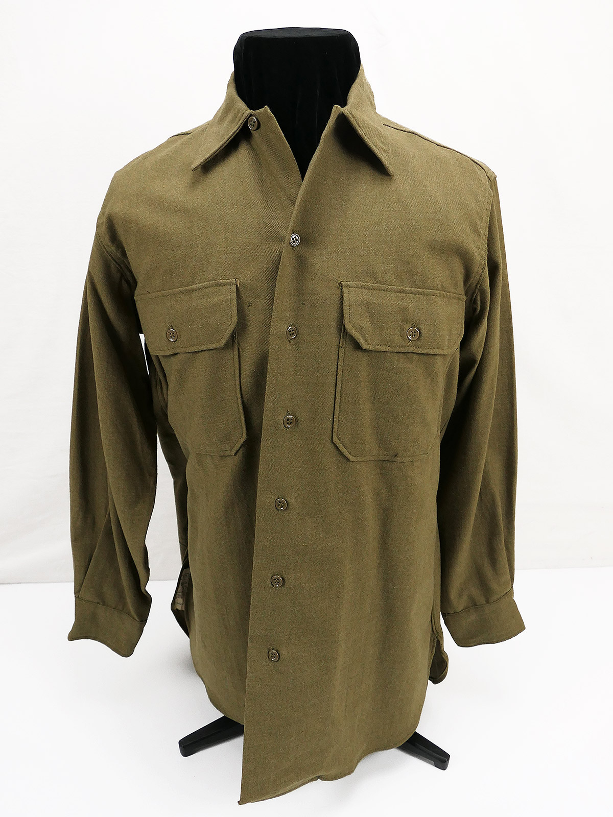 P1693828 Original US Army WW2 field shirt M37 Wool Shirt 15 1/2 x 33 - 1944 dated Top condition !