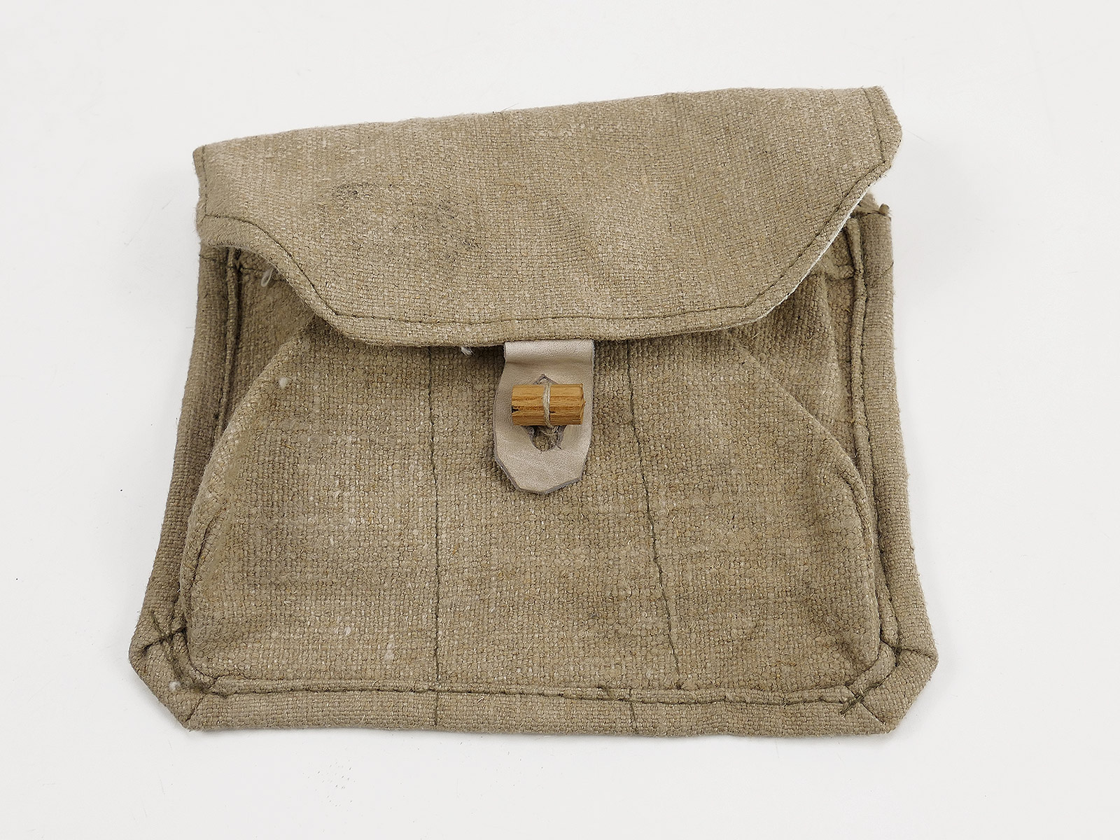 WW2 Russian hand grenade pouch for 3 hand grenades – Red Army