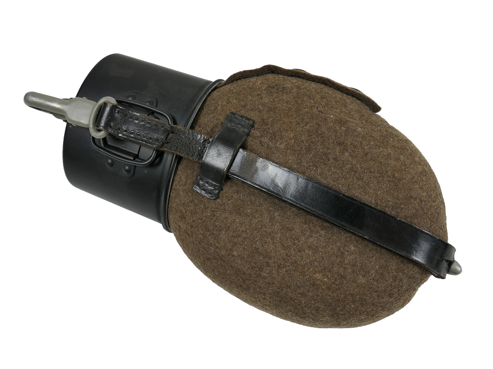 Wehrmacht SKN39 canteen with aluminium cup – COLLECTION BATTLE WORN