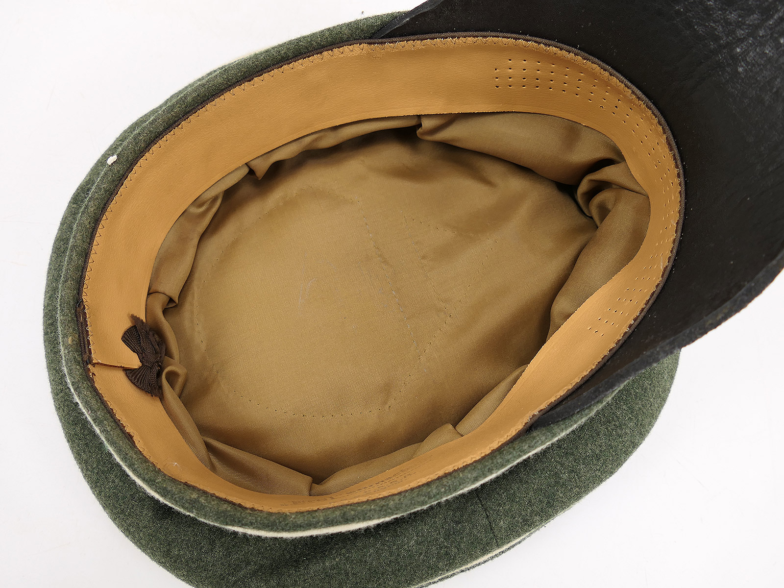 Wehrmacht Infantry Officer’s Crusher Cap with cap eagle / cockade COLLECTION