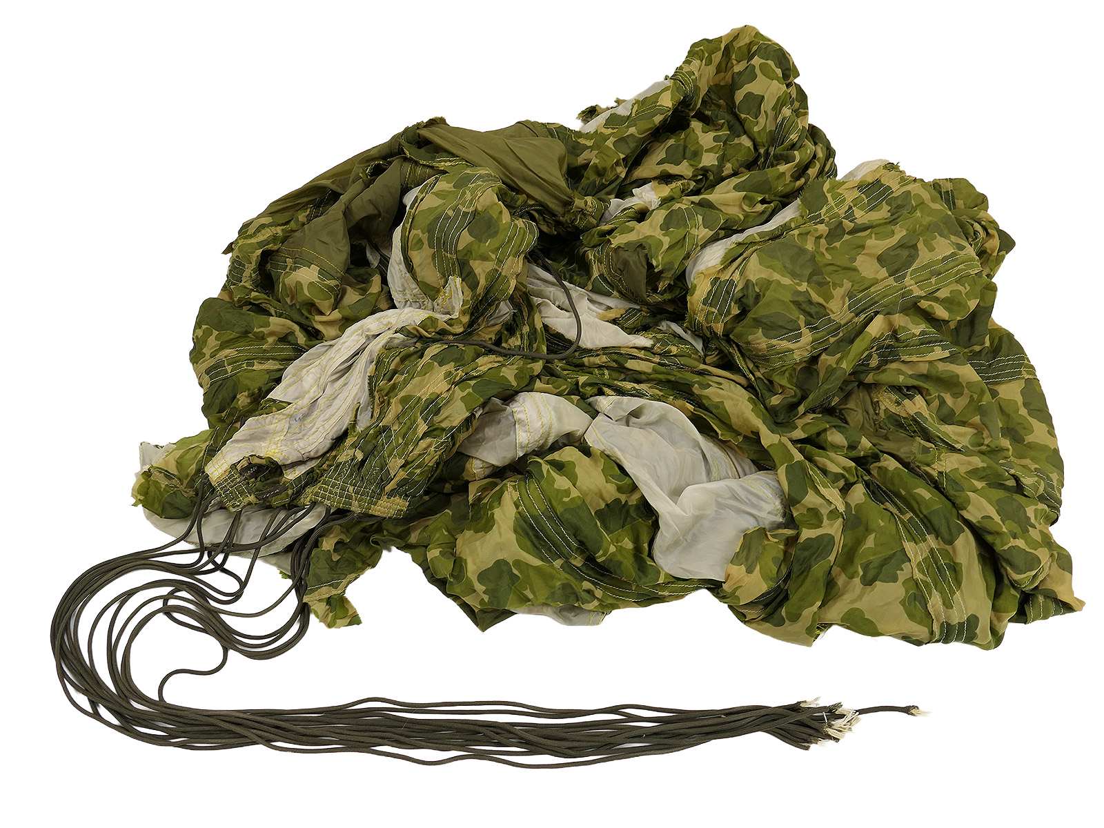 Piece / Part from a US WW2 / Vietnam parachute / Parachute canopy for craft projects / as a decoration