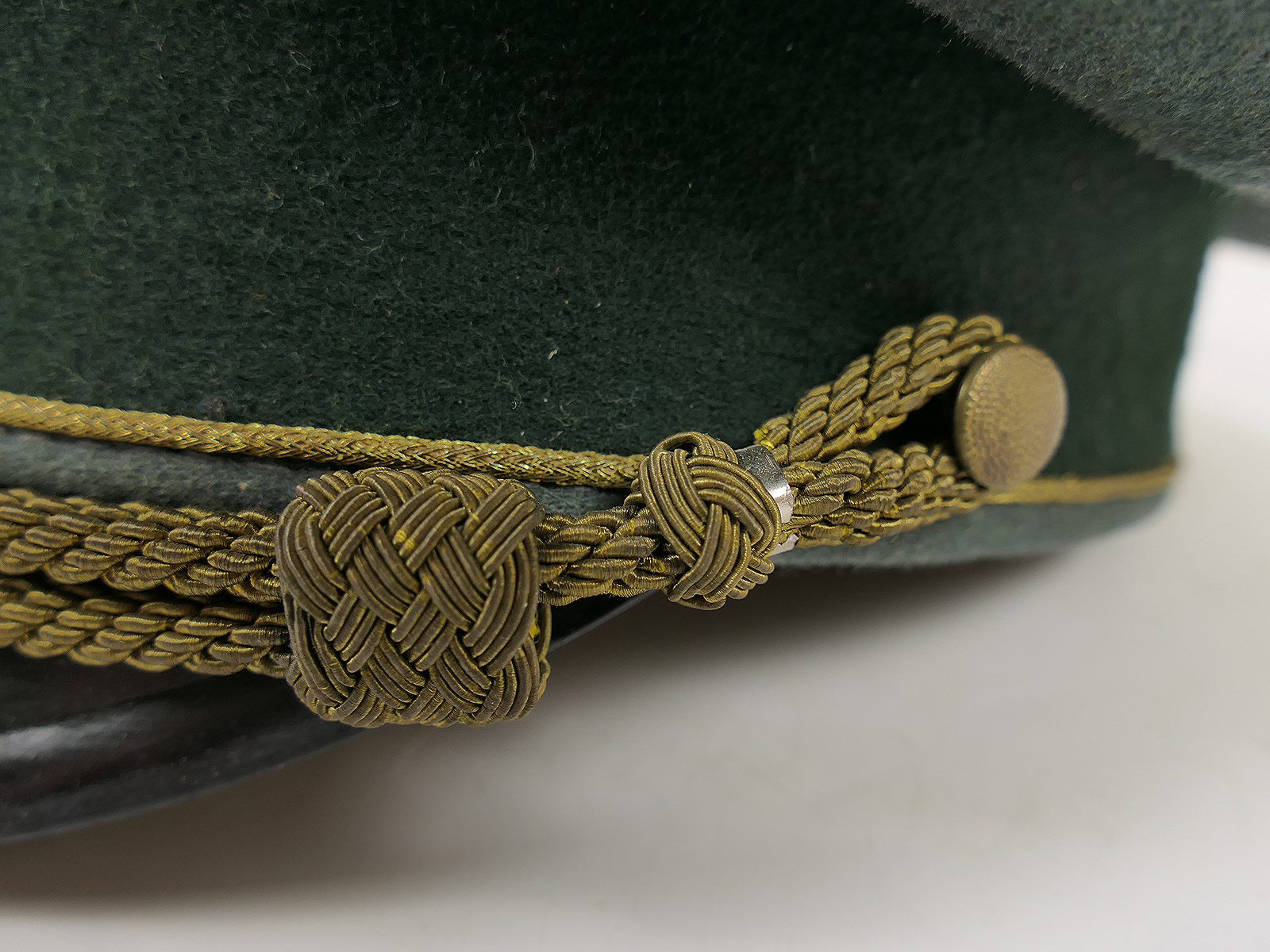 Antique Wehrmacht General’s peaked cap, size 58, with excellent patina – COLLECTION BATTLE WORN