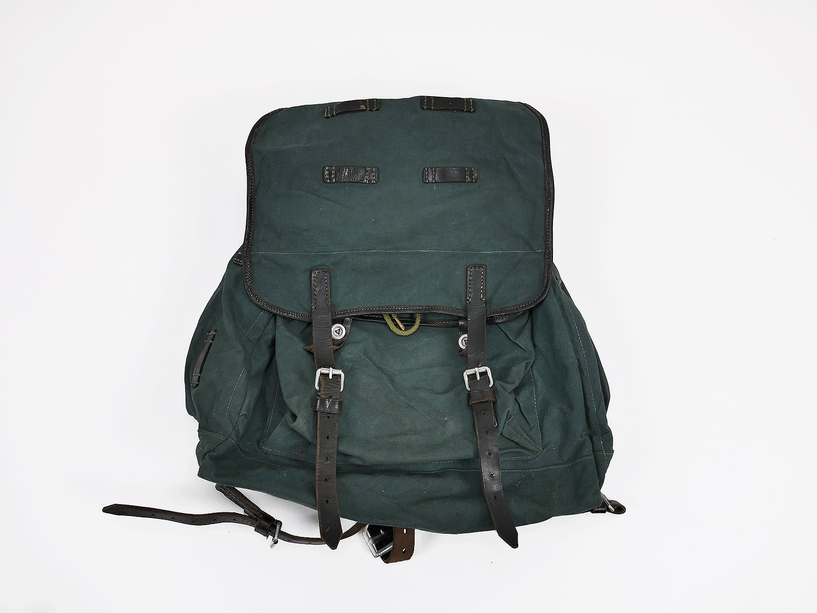 #A Vintage backpack olive / green type like Wehrmacht WW2