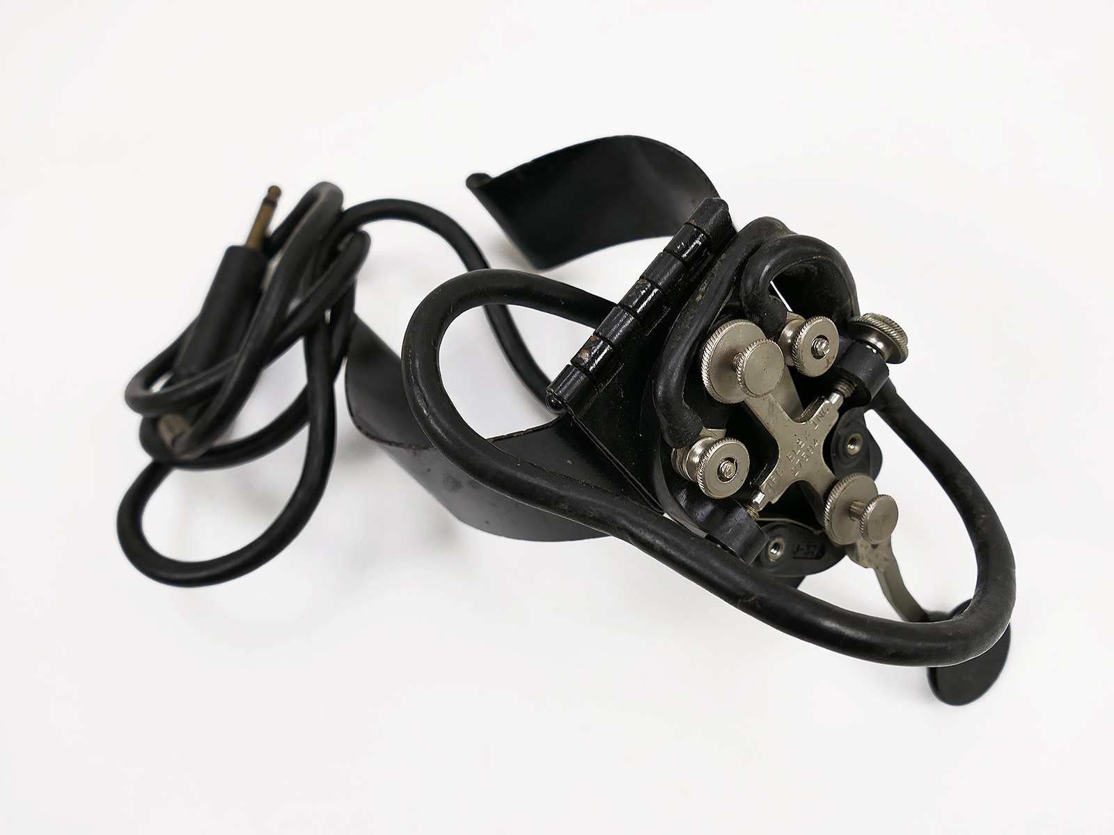 US Army Signal Corps KY 116 Morse code leg key, J-37 radio GNr-9 with leg mount, battle-worn, COLLECTION