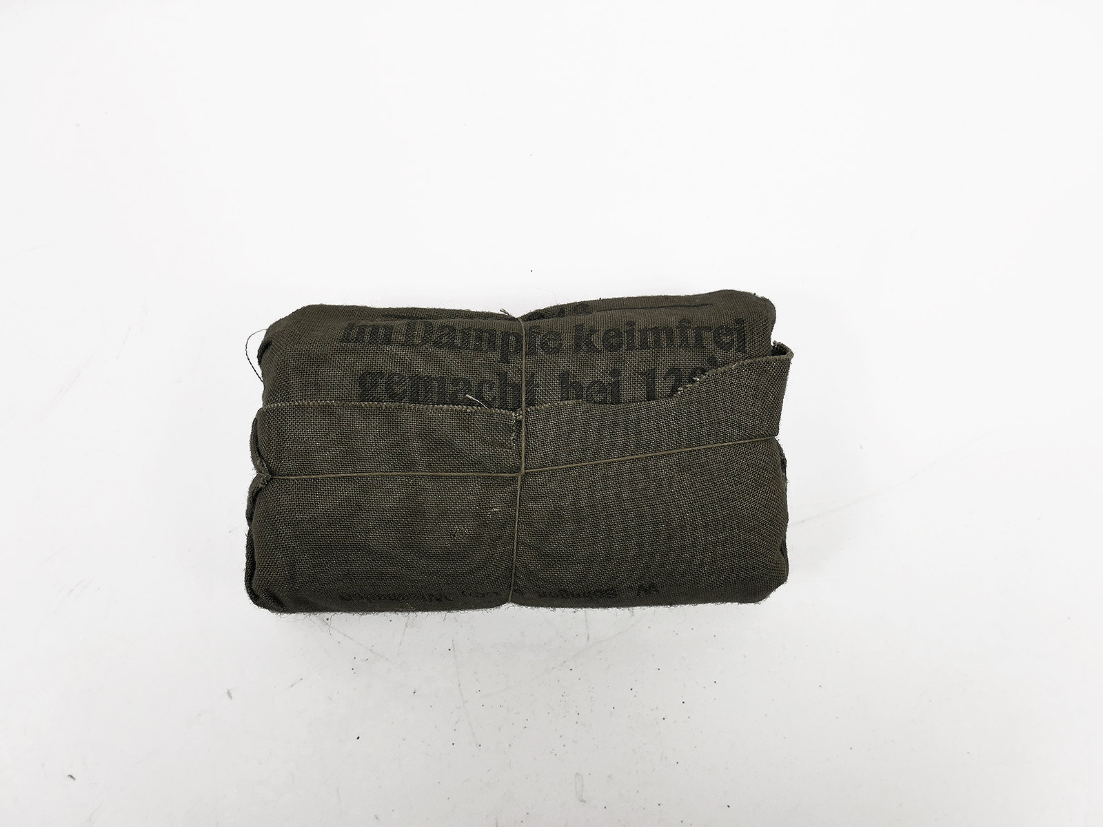 Wehrmacht First Aid Kit 1943, World War II Field Jacket, First Aid Kit 11x6cm 