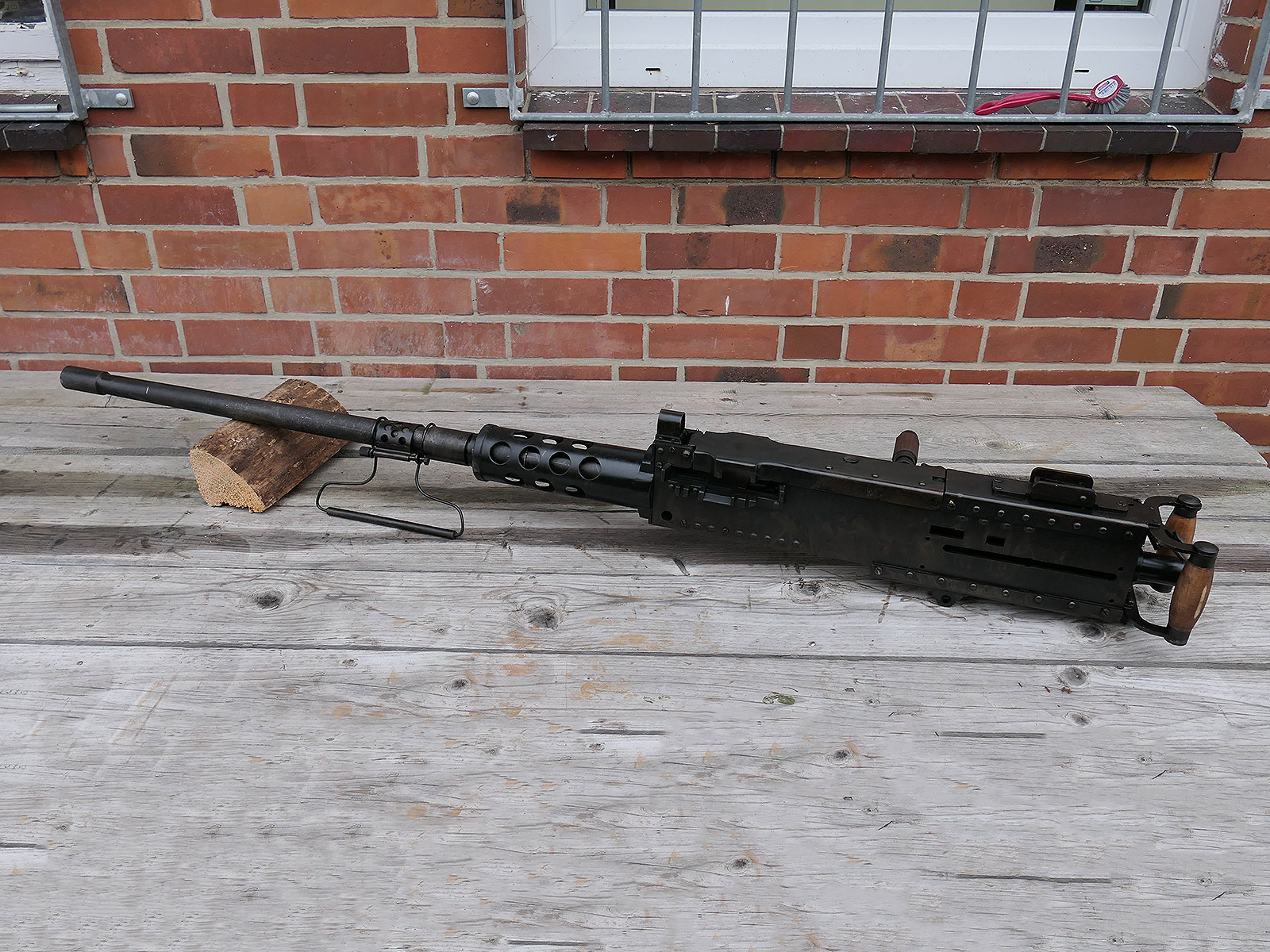 #A Browning Machine Gun MG Cal. 50 M2 Jeep Mount Tripod – Model – 1:1 metal replica, barrel can be dismantled