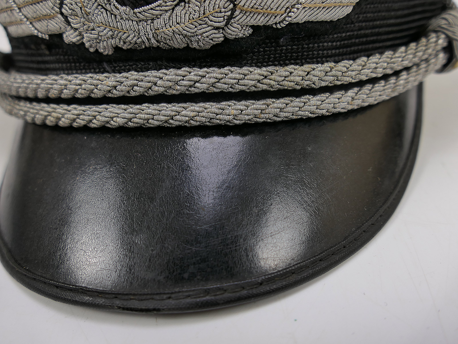 Original LUFTWAFFEN officer’s peaked cap with hand-embroidered details – COLLECTION