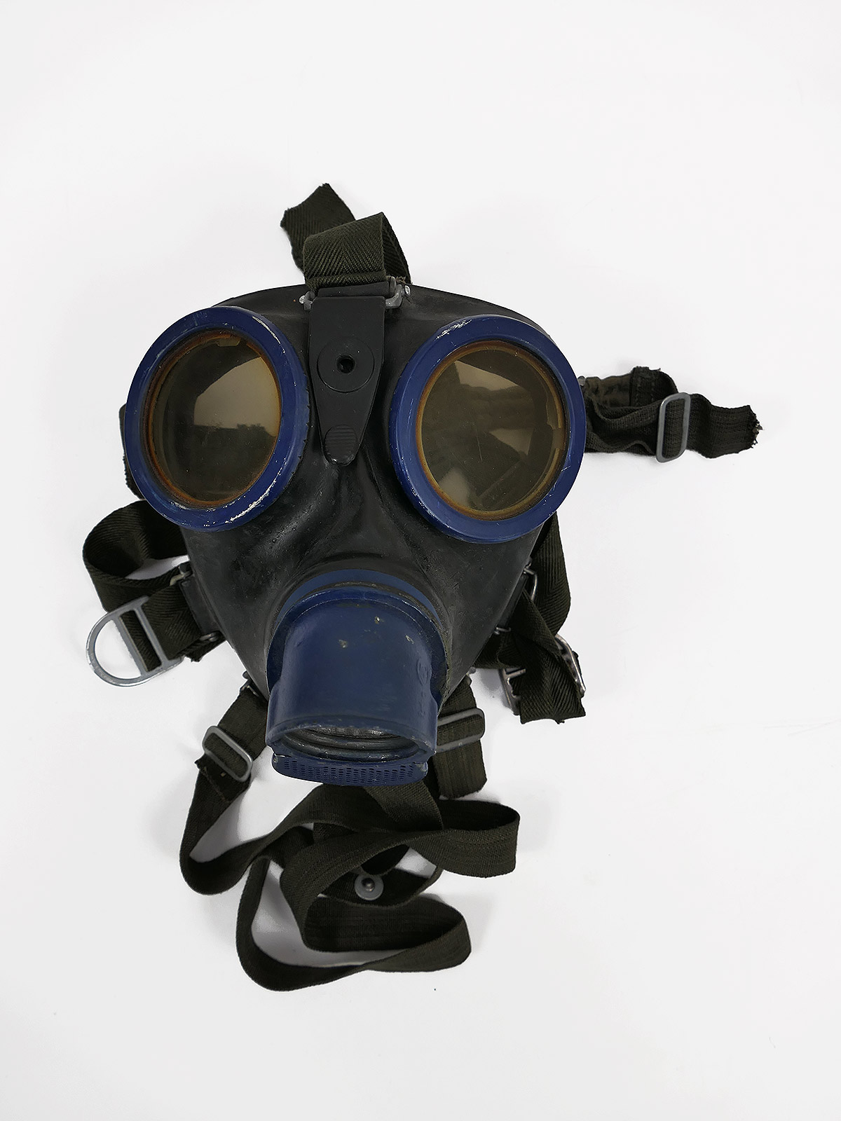 #B/ Wehrmacht gas mask protective mask size 3 bmw44 rubber with WaA 