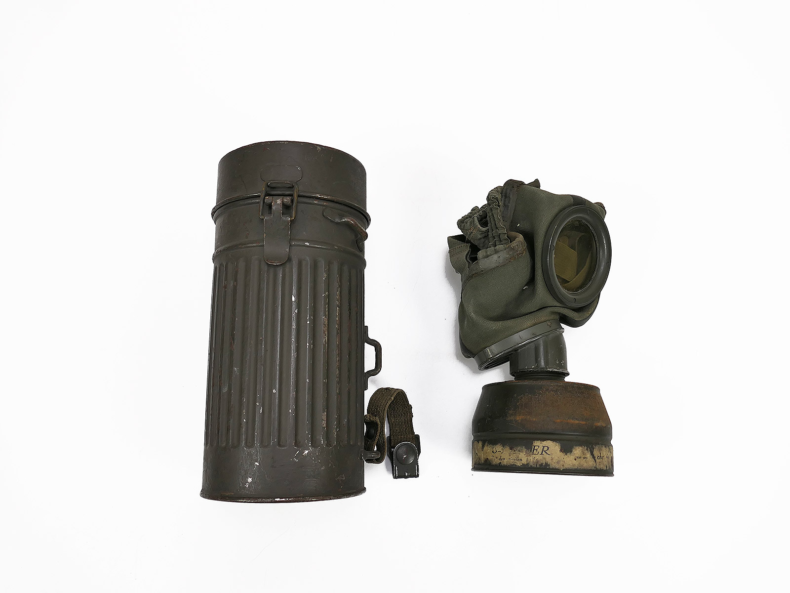 Wehrmacht gas mask protective mask with gas mask can air protection / also Kradmelder SAMMLUNG
