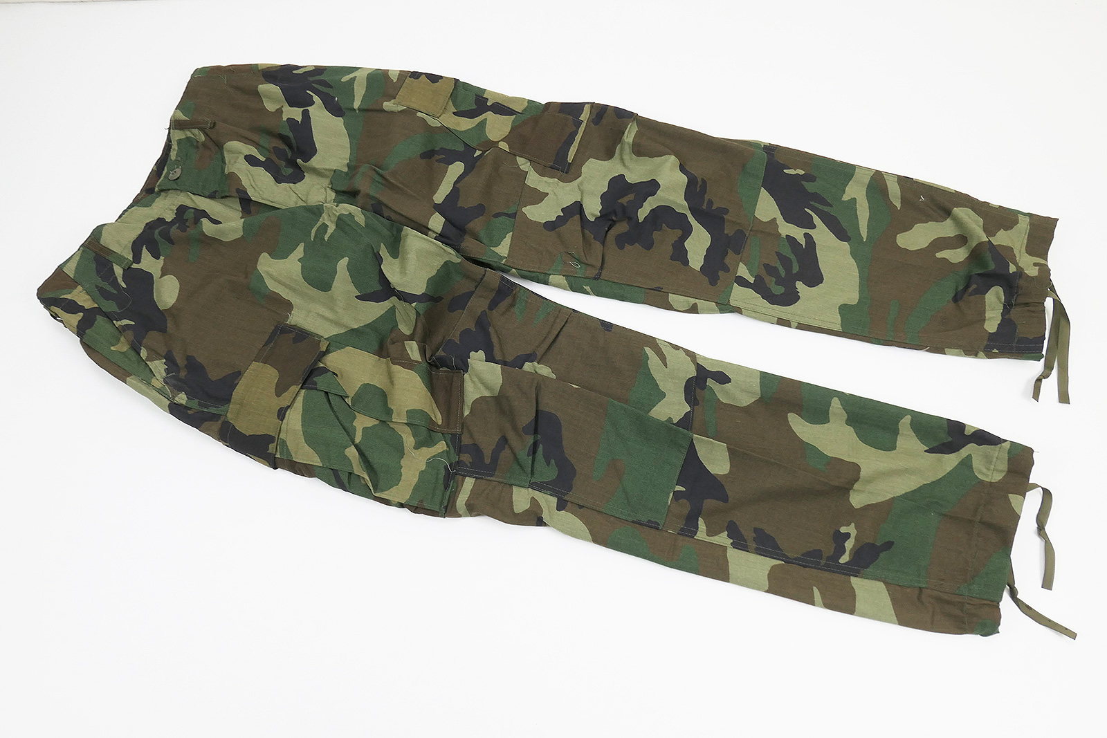 P1540351 US Army Field Trousers Combat Trousers Camouflage Woodland 1981 - Medium Regular