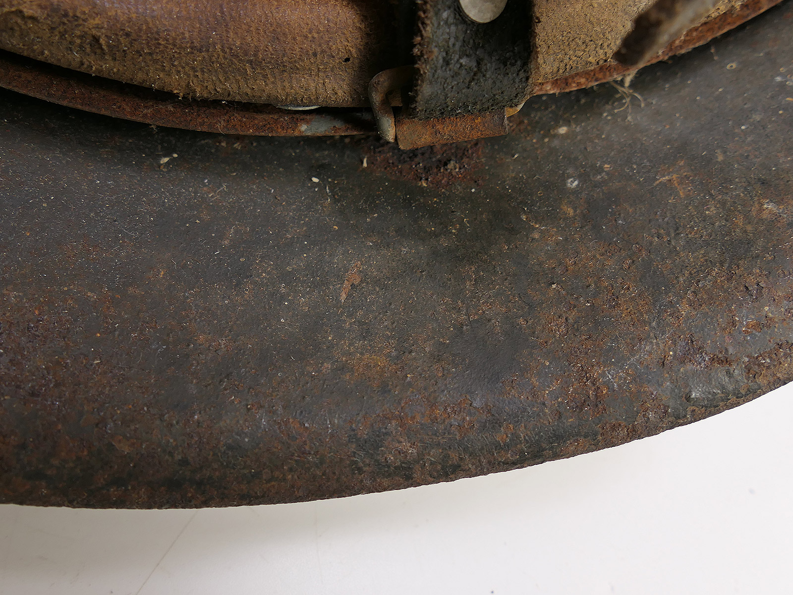 Wehrmacht SD M42 steel helmet with helmet lining and chin strap – ORIGINAL FIND FROM A BARN
