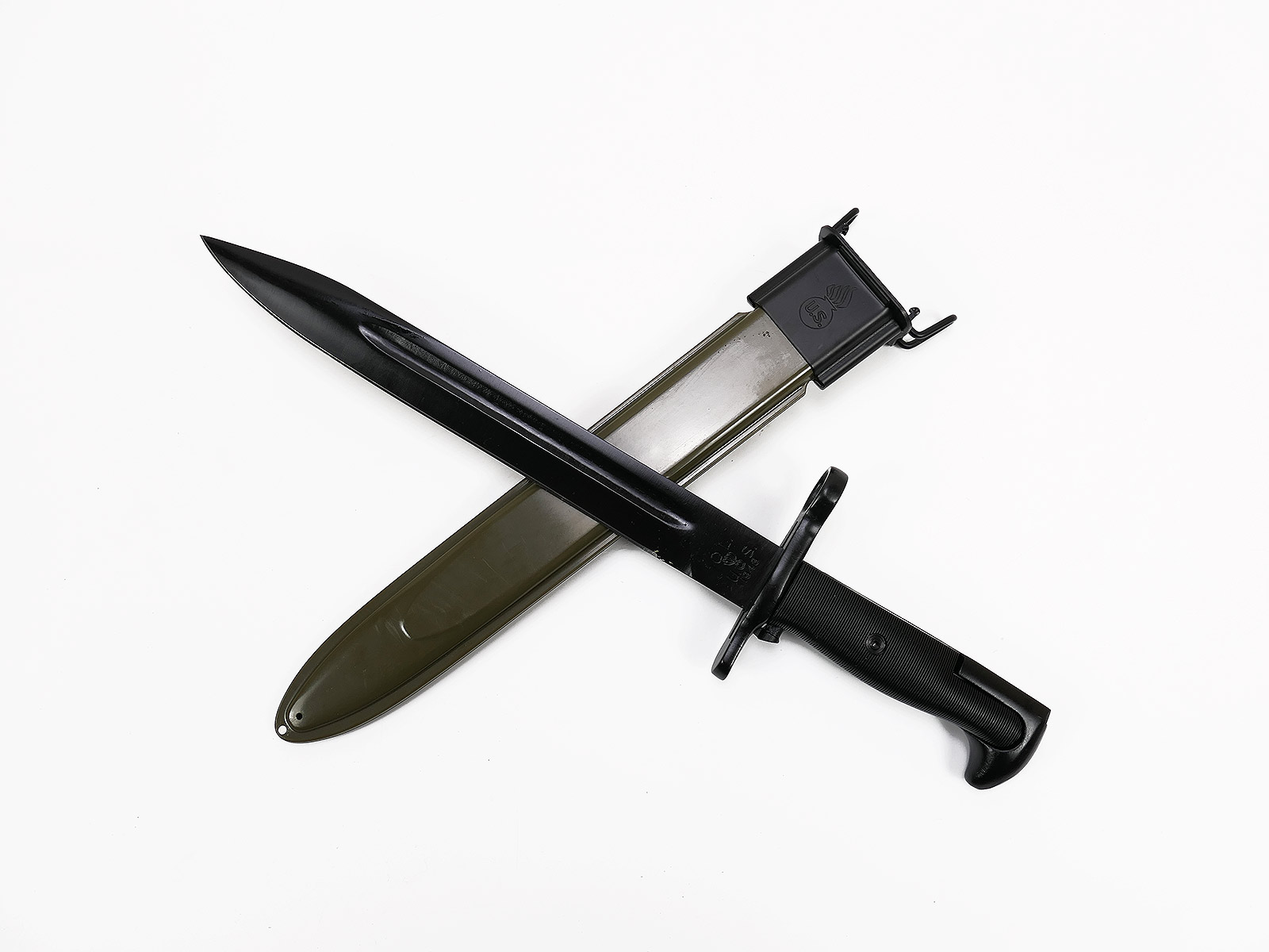 US Army WW2 M1 bayonet in scabbard M7 for M1 Garand (Repro)