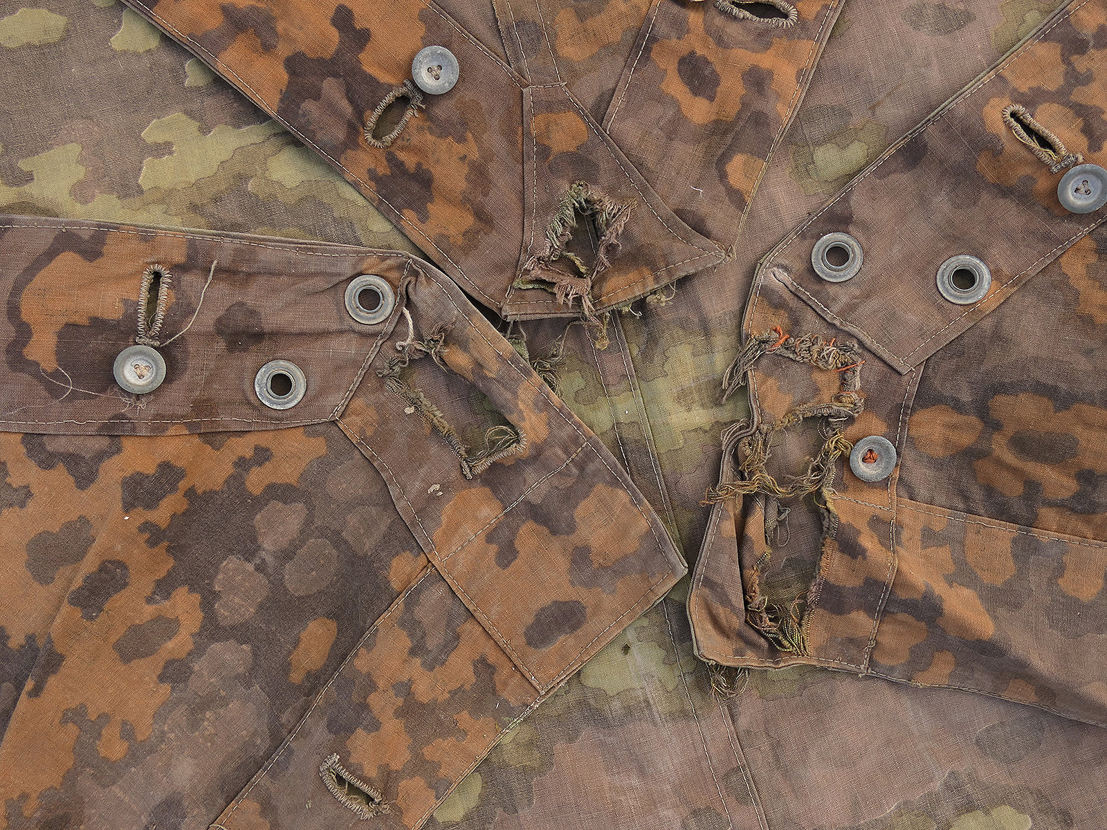 #B/ Waffen SS Original Tarpaulin – Oak Leaf Camouflage Tarpaulin – Battle-Worn