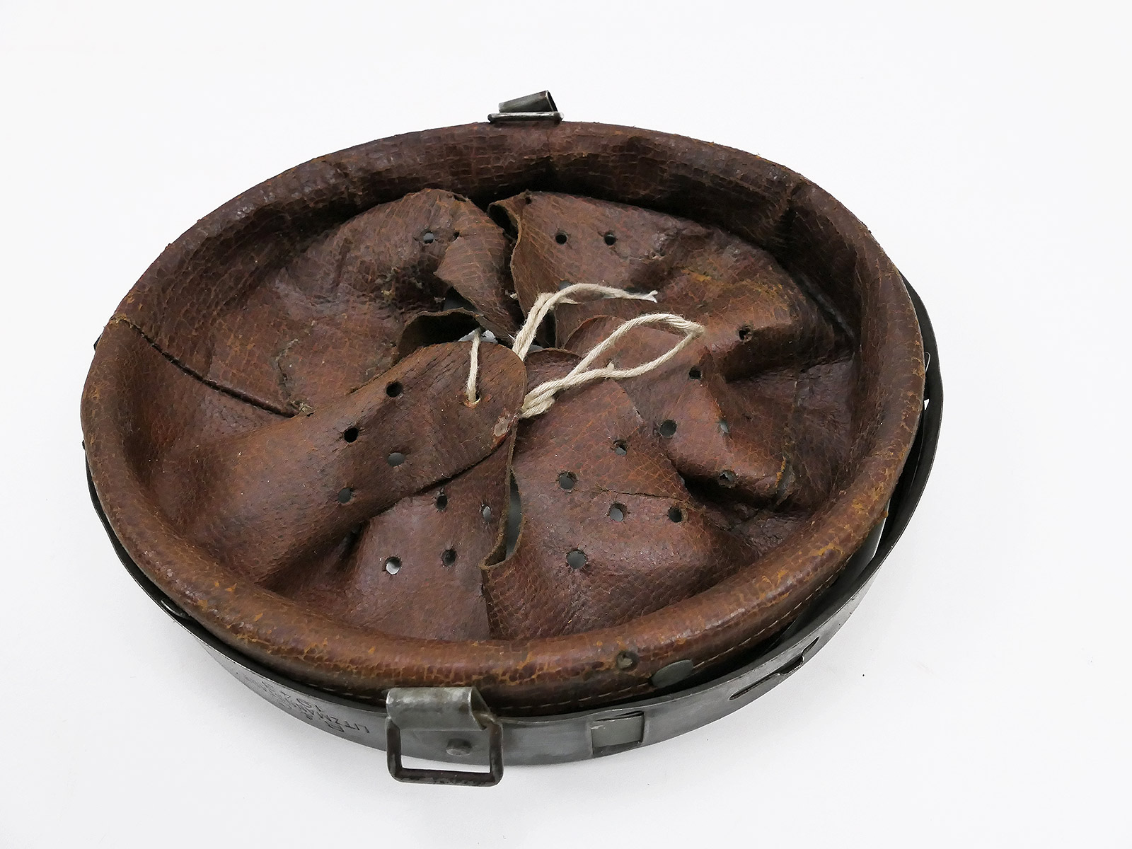 P1179554 #K/ Original Wehrmacht steel helmet inner lining helmet lining 55/62n.A. B&C Litzmannstadt
