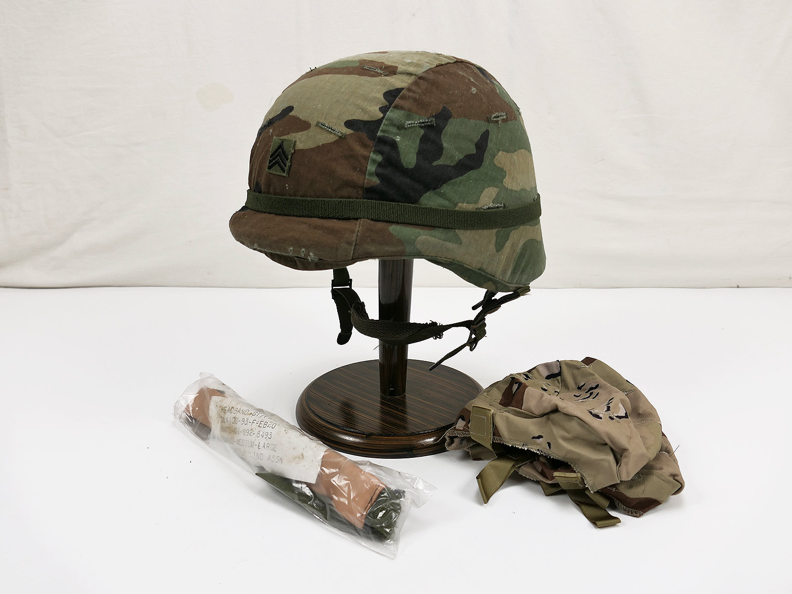 #63 US PASGT combat helmet Combat Helmet size Large with US Desert + Woodland helmet cover BEAUTIFUL!