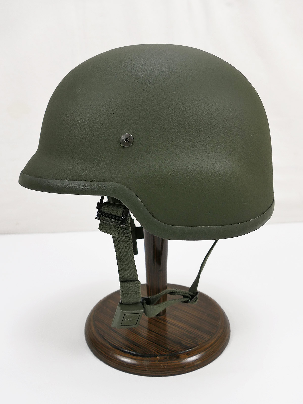 BW original Bundeswehr combat helmet size 58-60 INDUYCO Munich TOP but chin strap defective