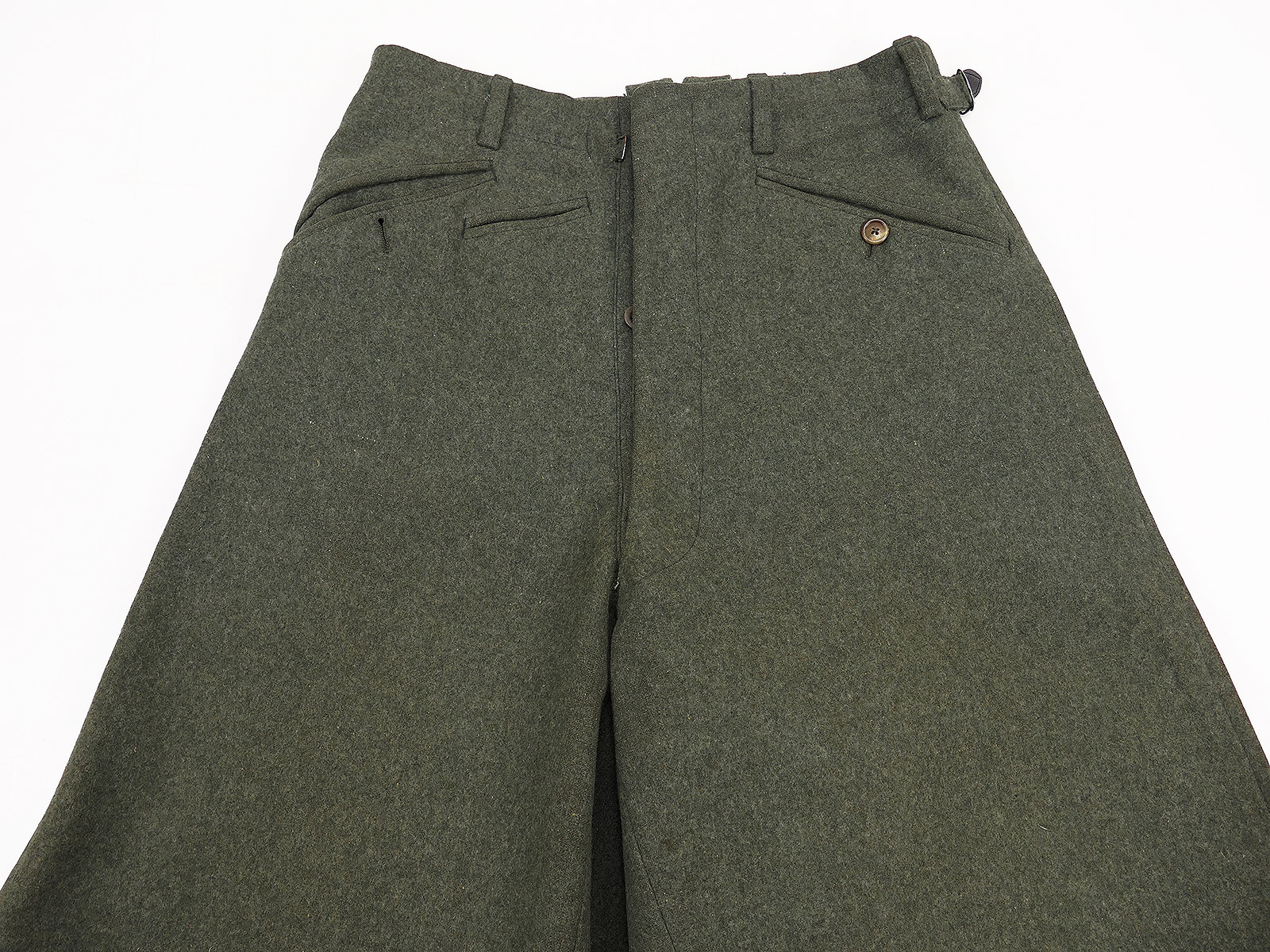 Original Wehrmacht Officer’s Field Jacket M36, Captain, Artillery, complete with breeches – COLLECTION