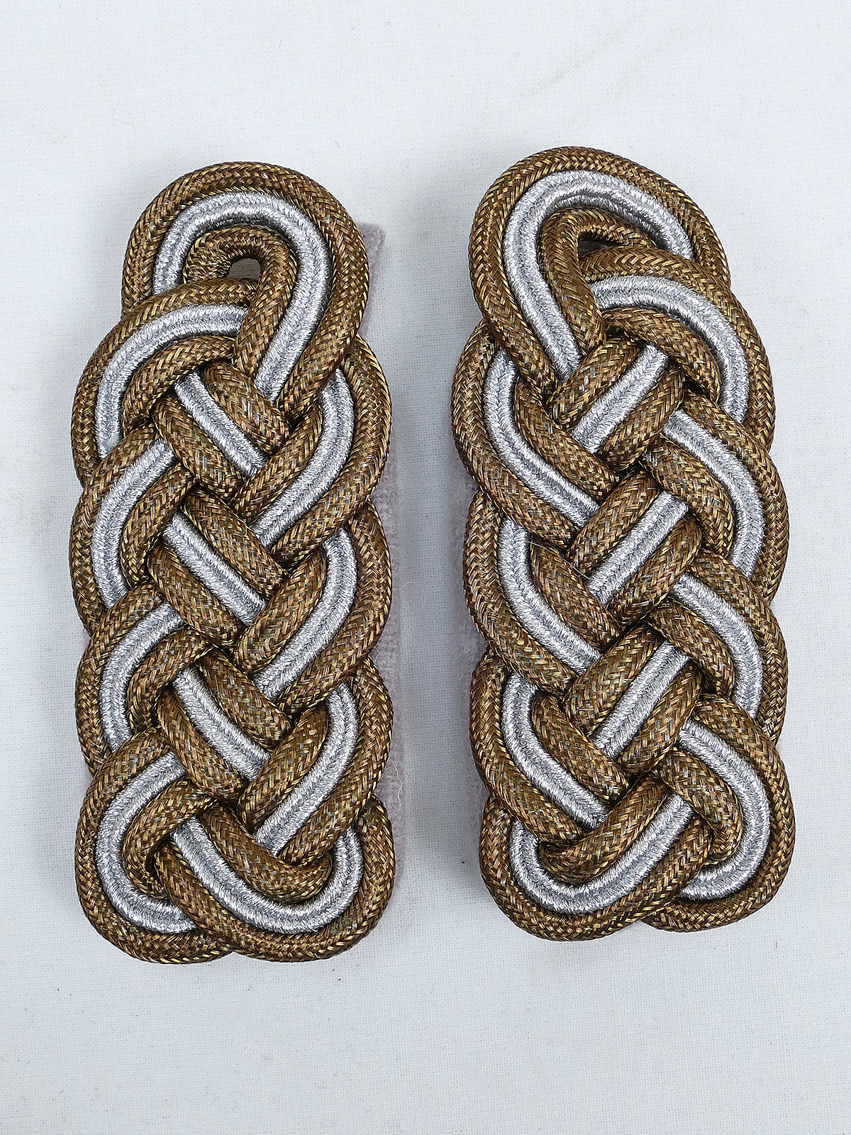 Elite pair of epaulettes shoulder boards General der Waffen SS to loop on