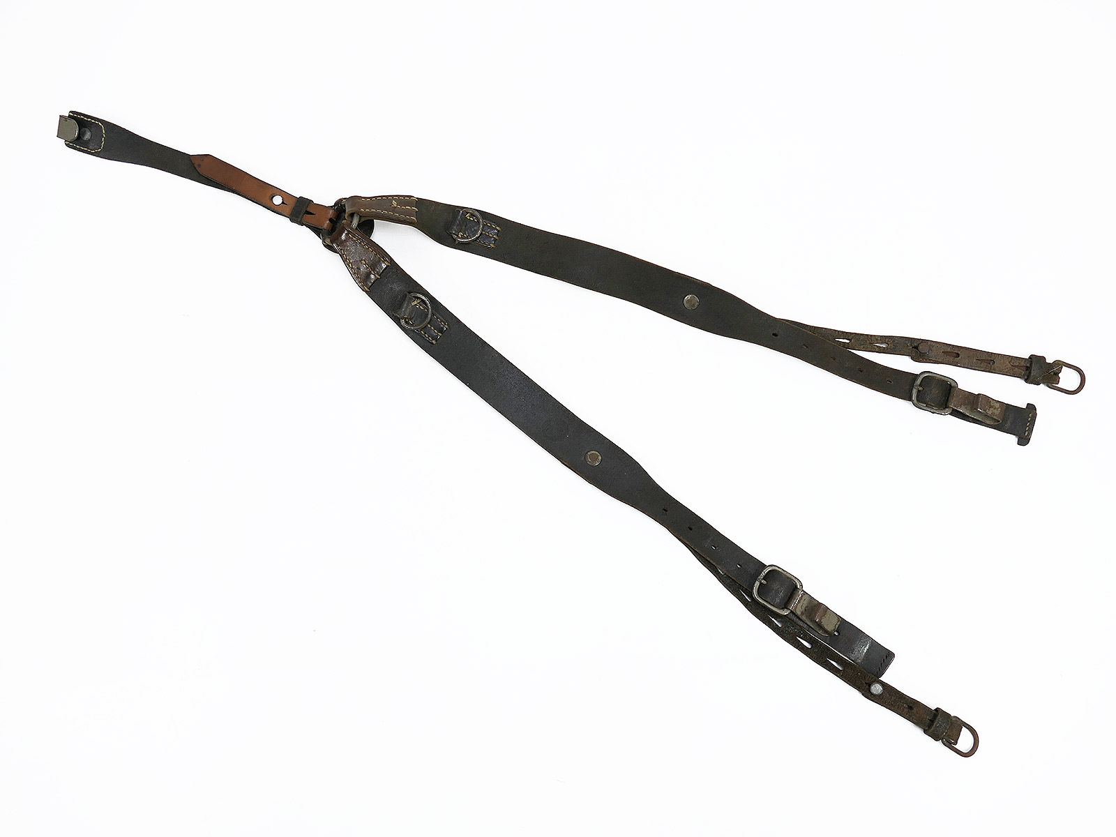 One-off item – Original Wehrmacht Y-strap leather belt carrier by Franz Brehme, 1942. Top condition!  COLLECTION