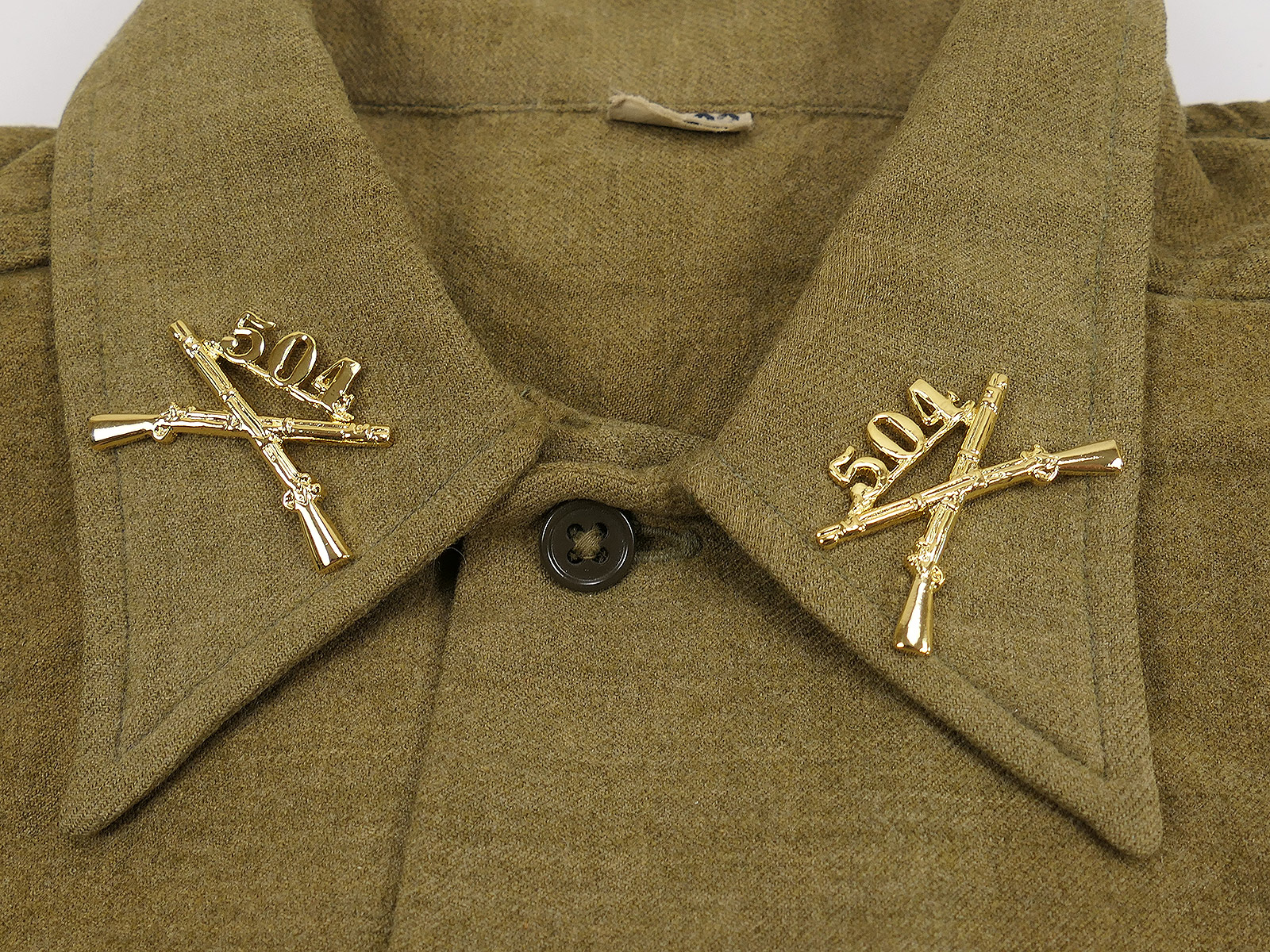 US Army 504th Parachute Infantry Regiment (PIR) Boston Officer Branch of Service Collar Badge Insignia 