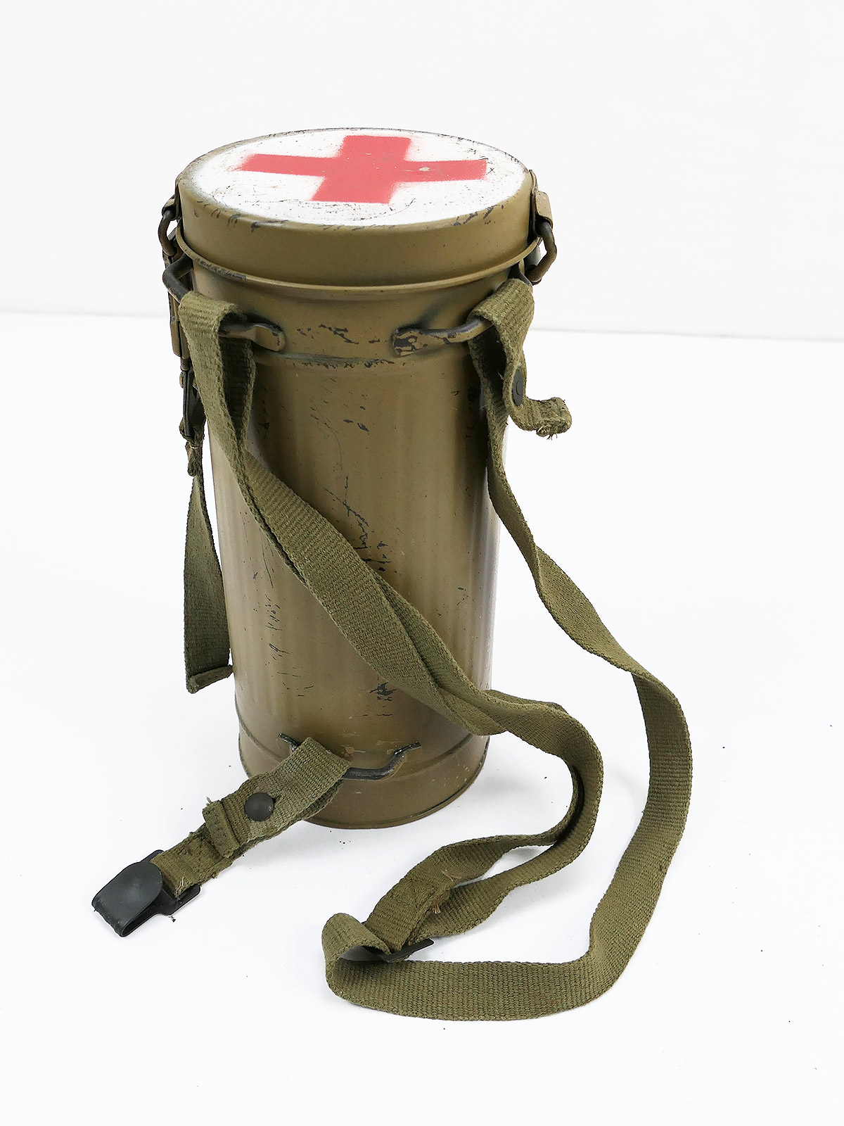 P1424830 DAK Afrikakorps gas mask can camouflage Red Cross medic protective mask can with strapping