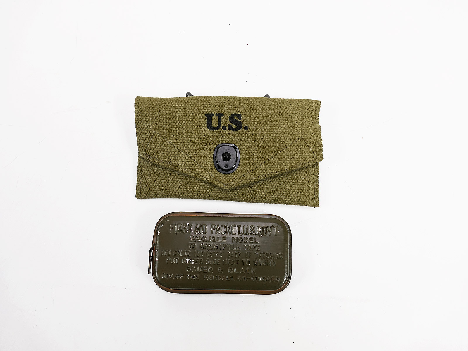 1x US Army WW2 First Aid Kit – Pouch + Original Carlisle First Aid Dressing Pack in a Metal Tin, OLIVE