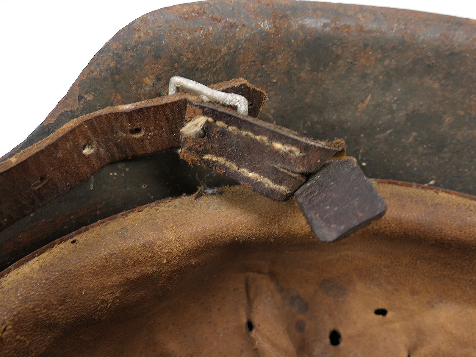 Wehrmacht SD M42 steel helmet with helmet lining and chin strap – ORIGINAL FIND FROM A BARN