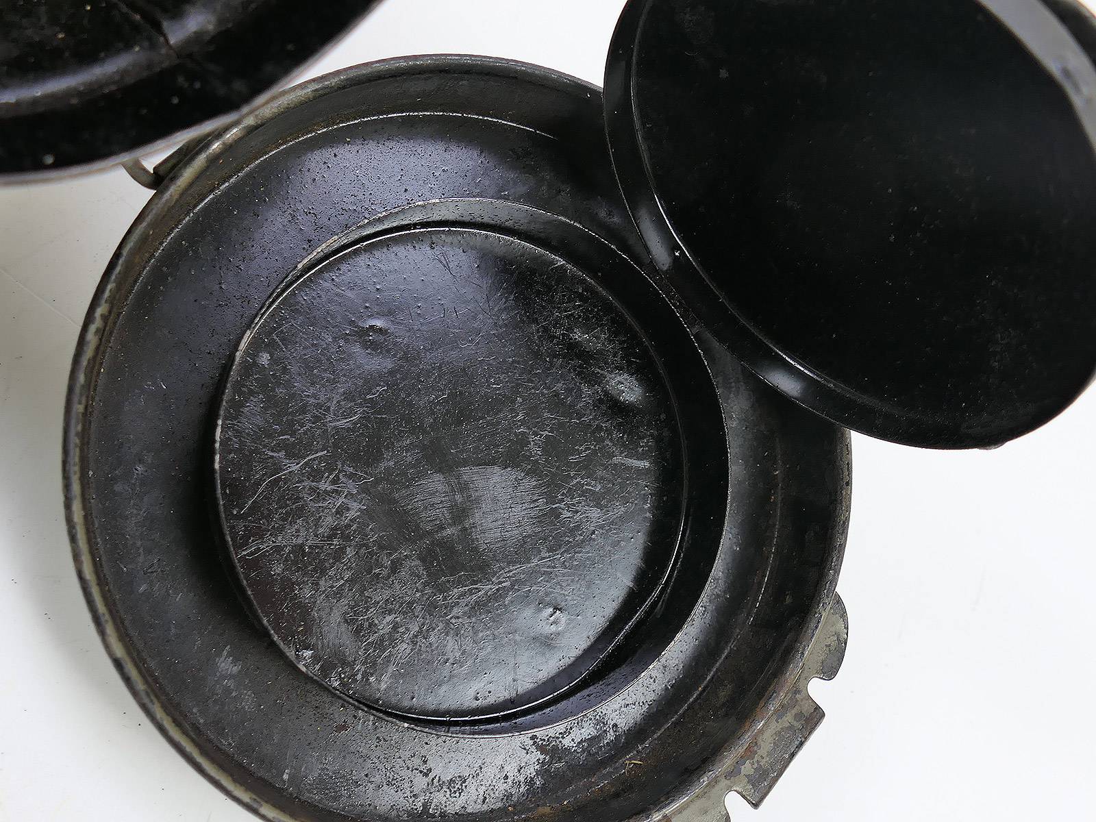 WK1 Original Leather Gas Mask M17 + Filter in Original Carry Case – COLLECTION BATTLE WORN