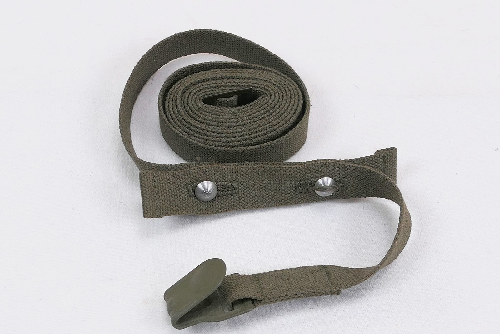 P12601587Q75TFwD663kS Wehrmacht Strapping Gas Mask Can 2-Piece Strap for Gas Mask Can