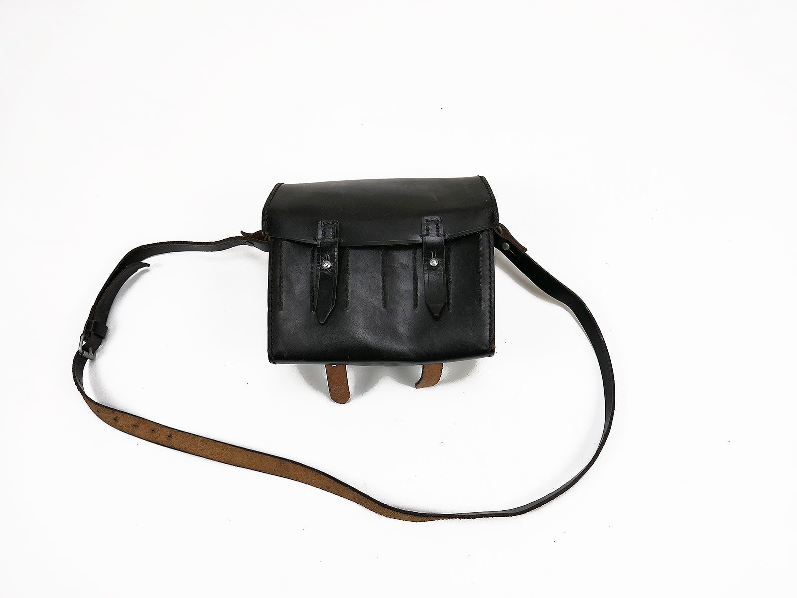 Wehrmacht SigPi leather signal flare pouch with carrying strap