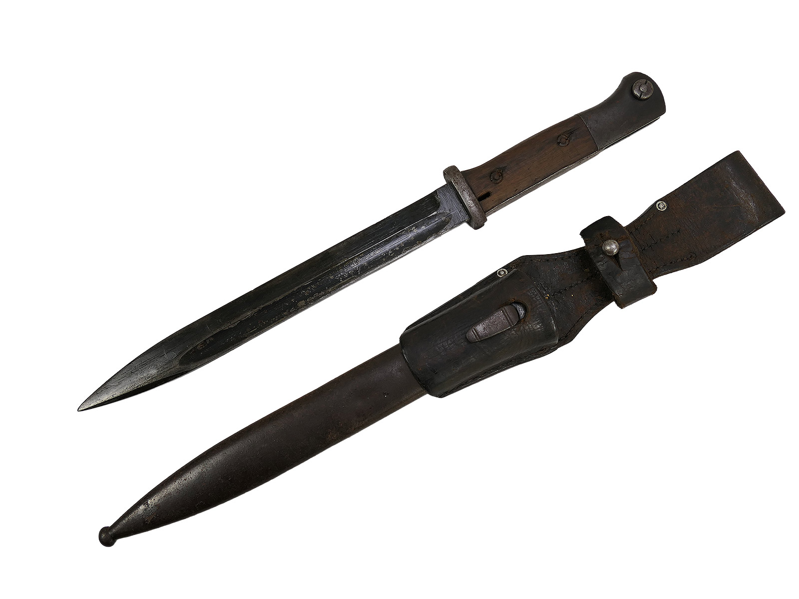 SET: Wehrmacht M84/98 bayonet for the K98 carbine / sidearm with scabbard + belt loop – BATTLE WORN