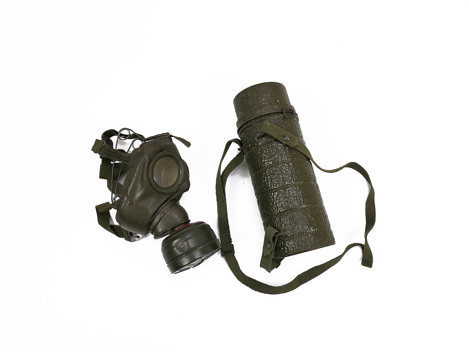 SET BW Early Bundeswehr gas mask with filter canister, straps and mask fastener