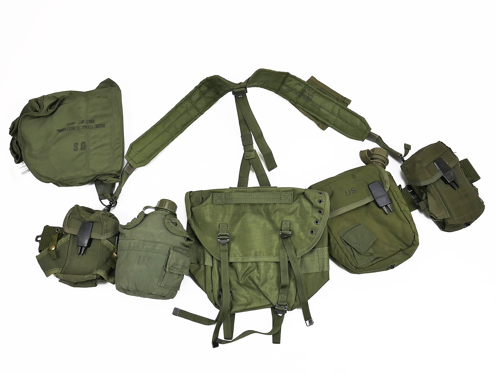 P1749444 US Army Vietnam assault pack belt set nylon butt pack magazine pouch canteen TYPE ALICE