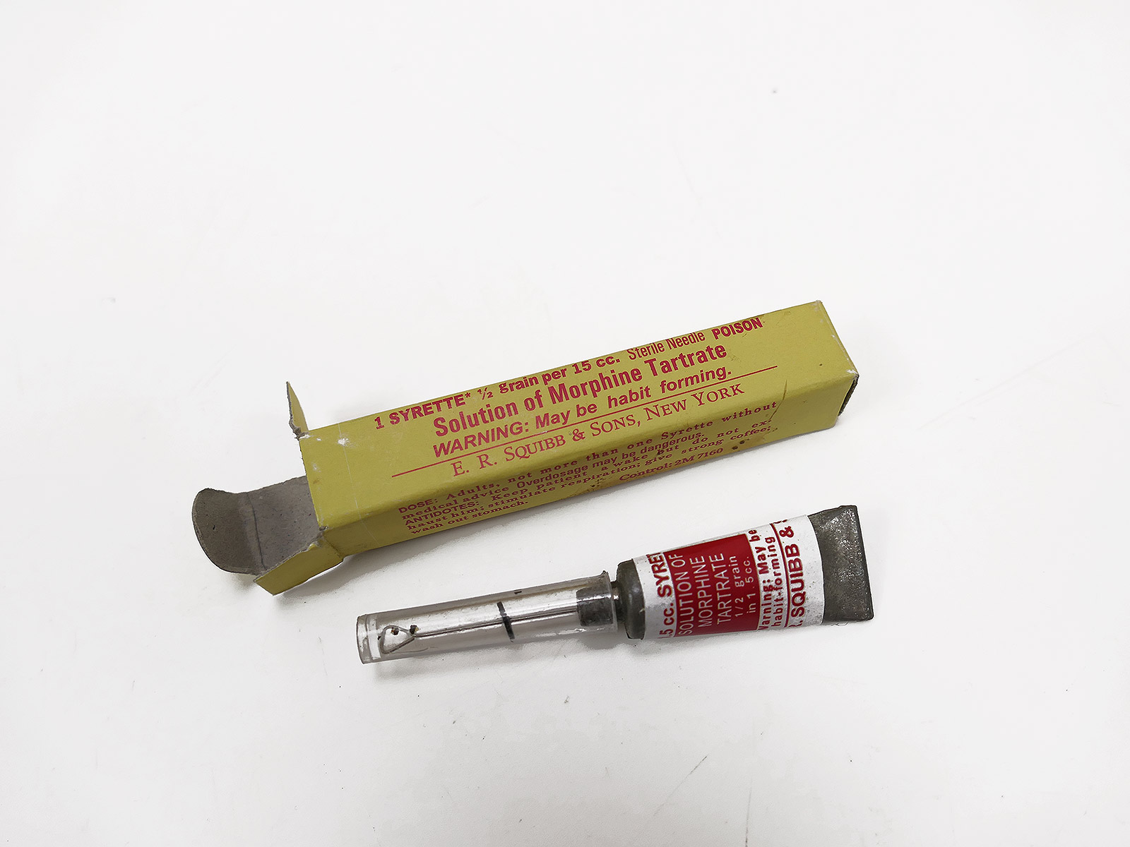 1x Paratrooper Normandy First Aid Morphine Tartrate Solution Syringe – Battle worn decoration