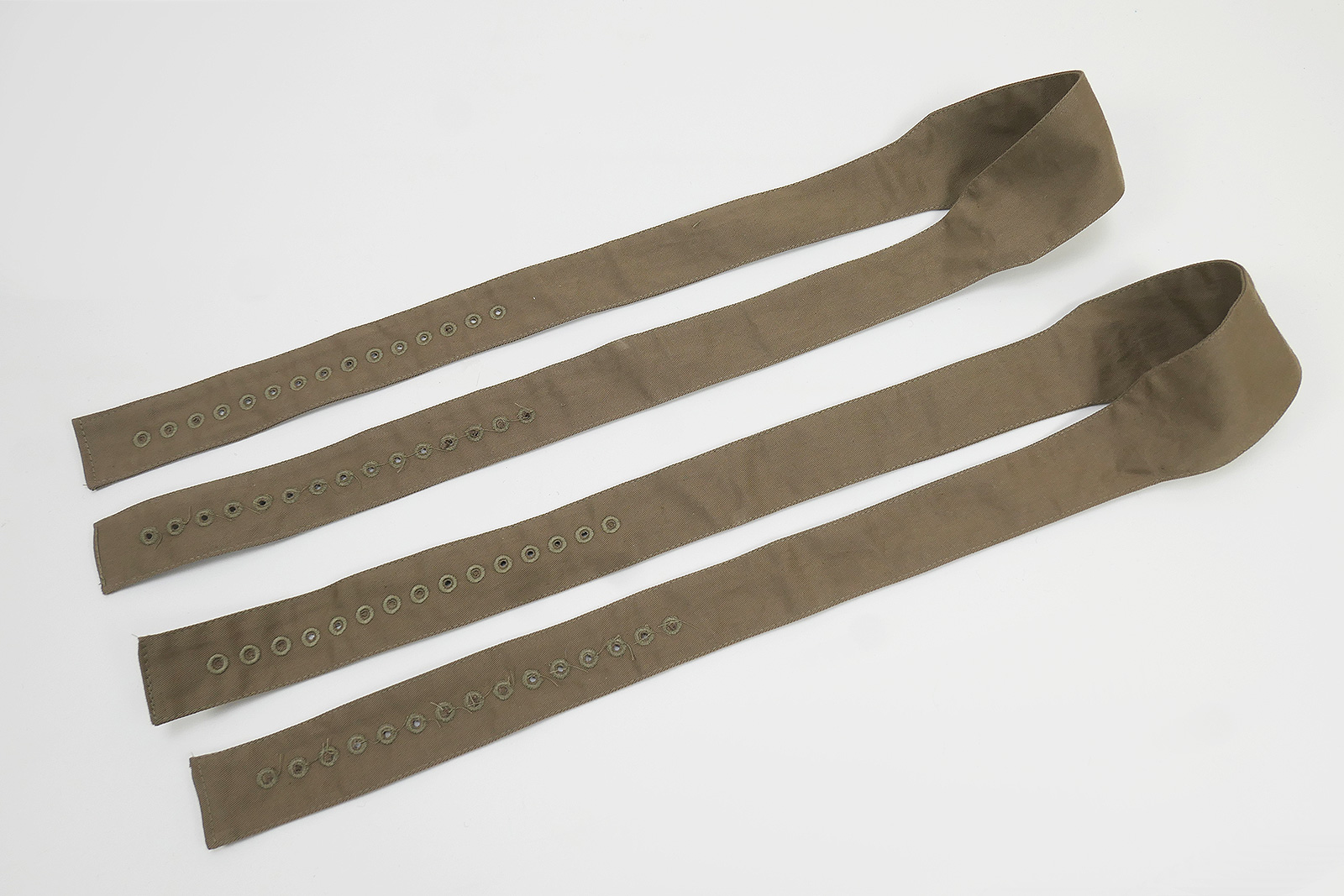 Belt carrying aid Belt hook carrier for the uniform jacket 1x pair