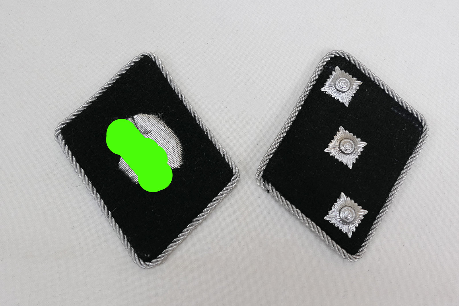1x Pair Collar Mirror Weapons Elite Skull Division Untersturmführer