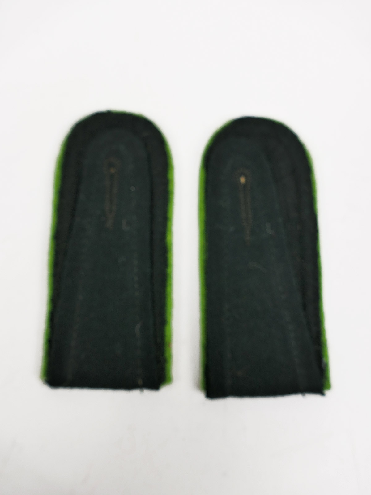 Wehrmacht M36 epaulettes: Sergeant’s arm patches for the Panzergrenadier field tunic M1936