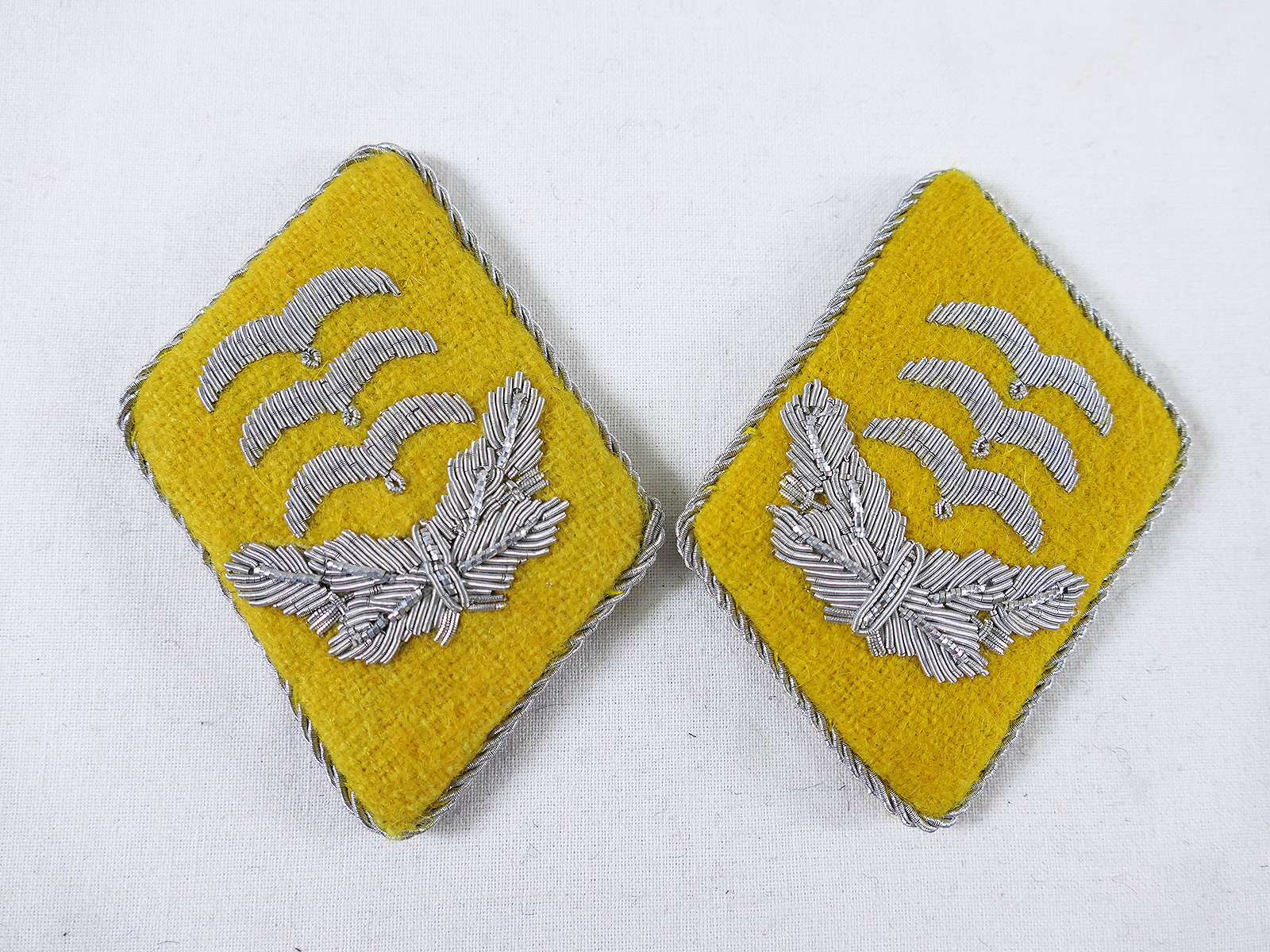 Wehrmacht Luftwaffe Collar Mirror Rank Captain LW