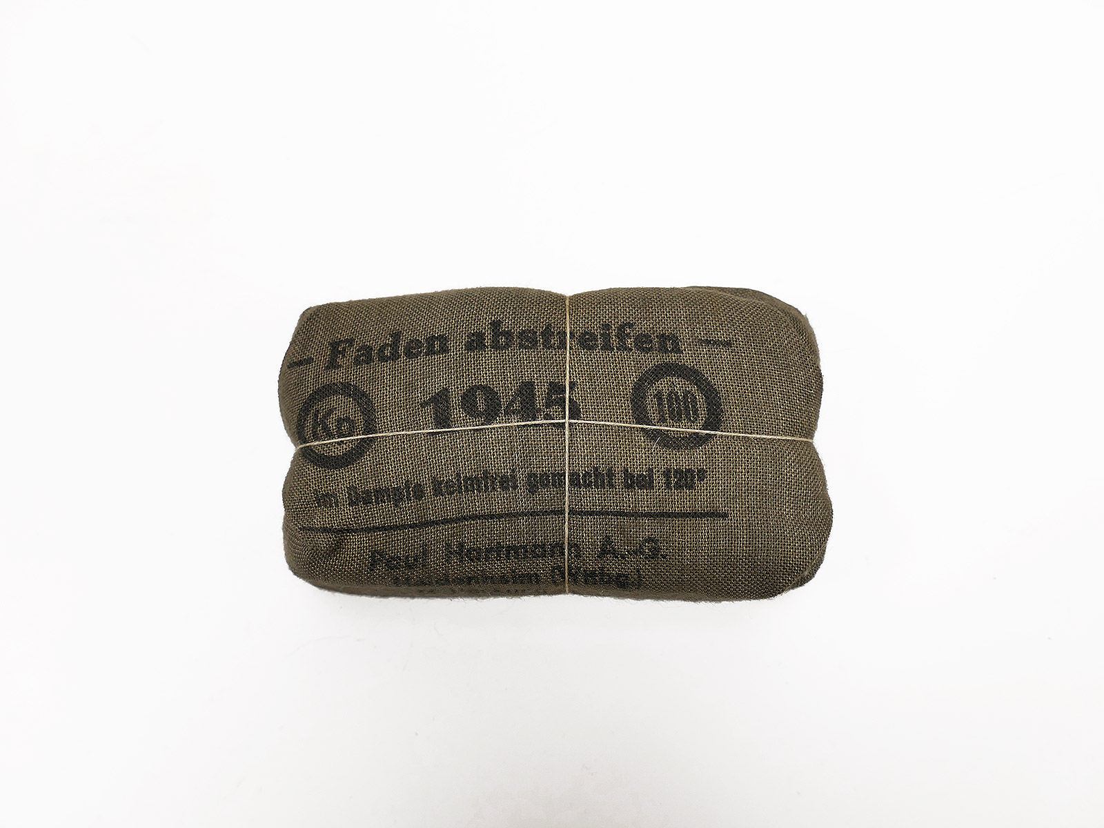 Wehrmacht first-aid kit !! 1945 !! First aid kit for World War II field jacket, 8x5cm 
