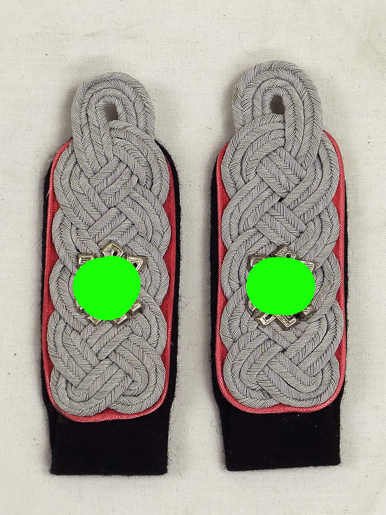 Leibstandarte Shoulderboards WSS Sturmbannführer Panzer Shoulderpieces with LAH Metal Cushions