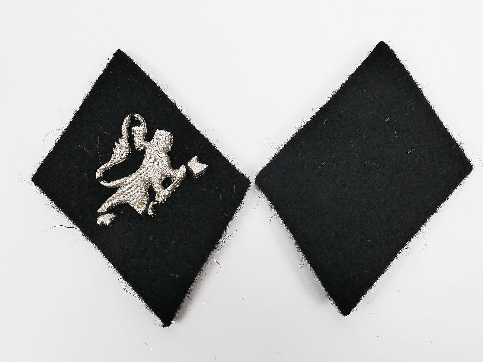 P1737976 Collar mirror SS Schütze Freiwilligen Waffen SS Division NORWEGEN with metal overlay