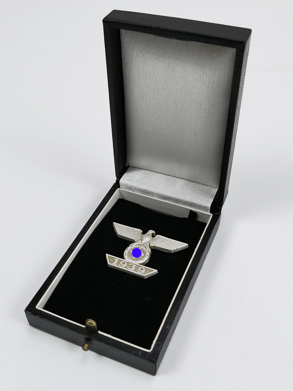 Iron Cross 1939 repeat clasp in award case / case clasp EK1