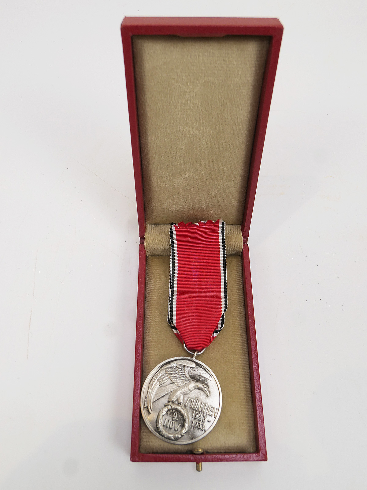 Order of Blood / Feldherrnhalle 8.9. November 1923 Medal of Honor with case / award case Order of Blood / Feldherrnhalle 8.9. November 1923 Medal of Honor with case / award case