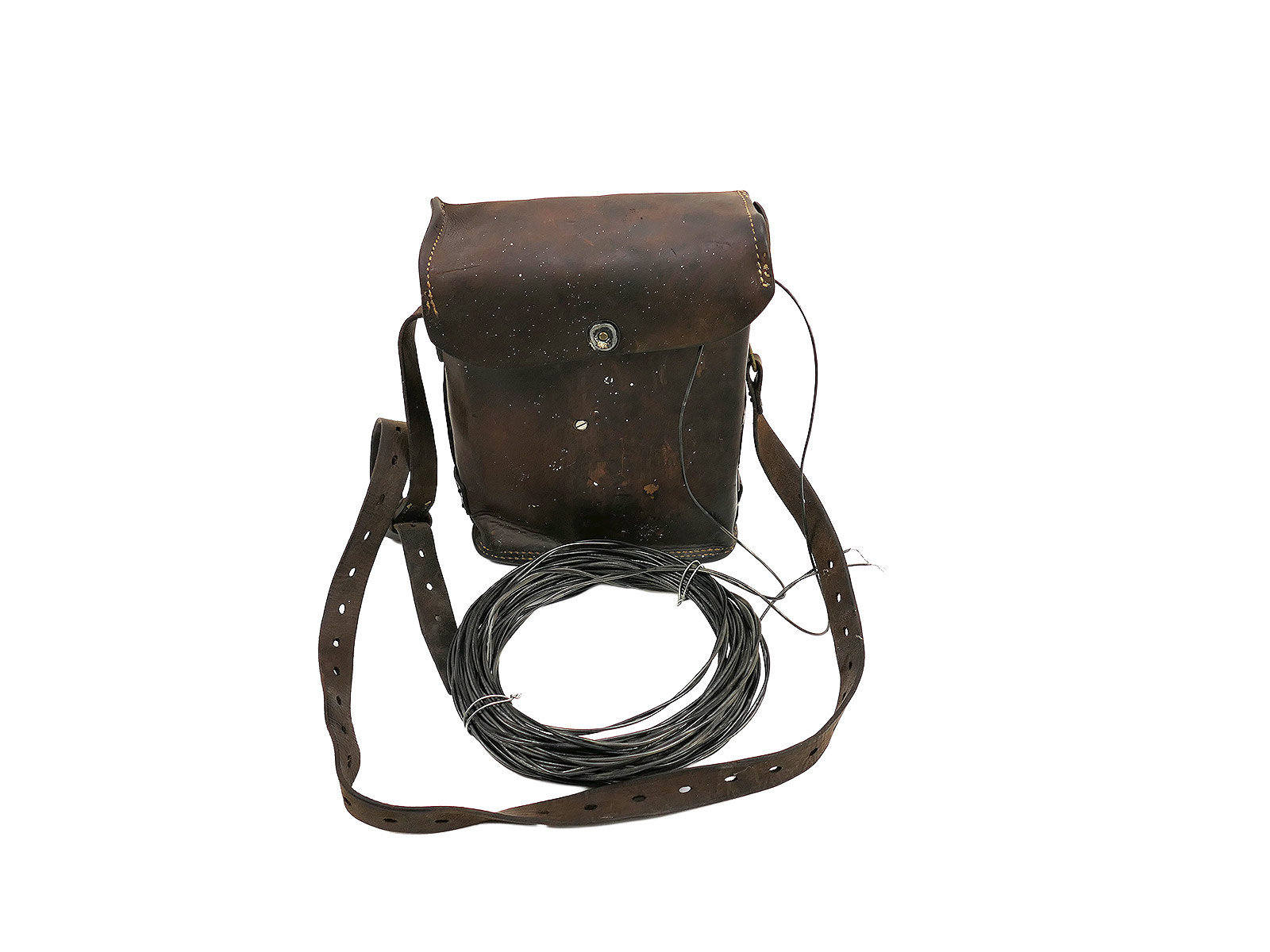 US Army WW2 EE-8A Field Telephone Set with wire / Battle-worn collection